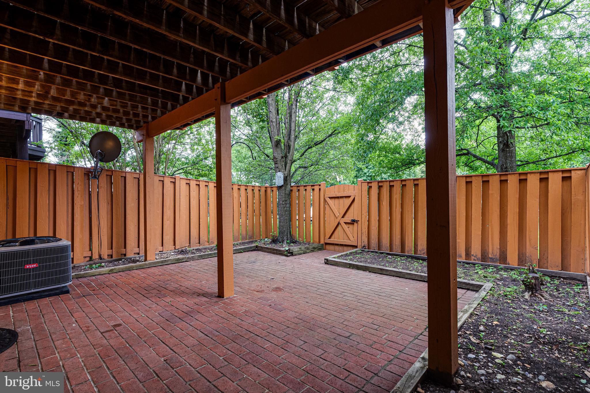 POTTERS GLEN - Residential Lease