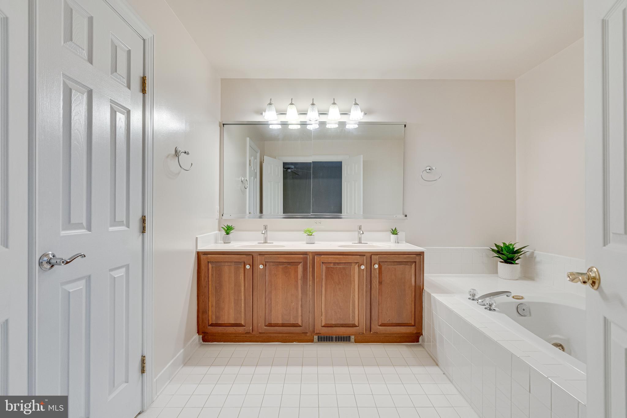 POTTERS GLEN - Residential Lease