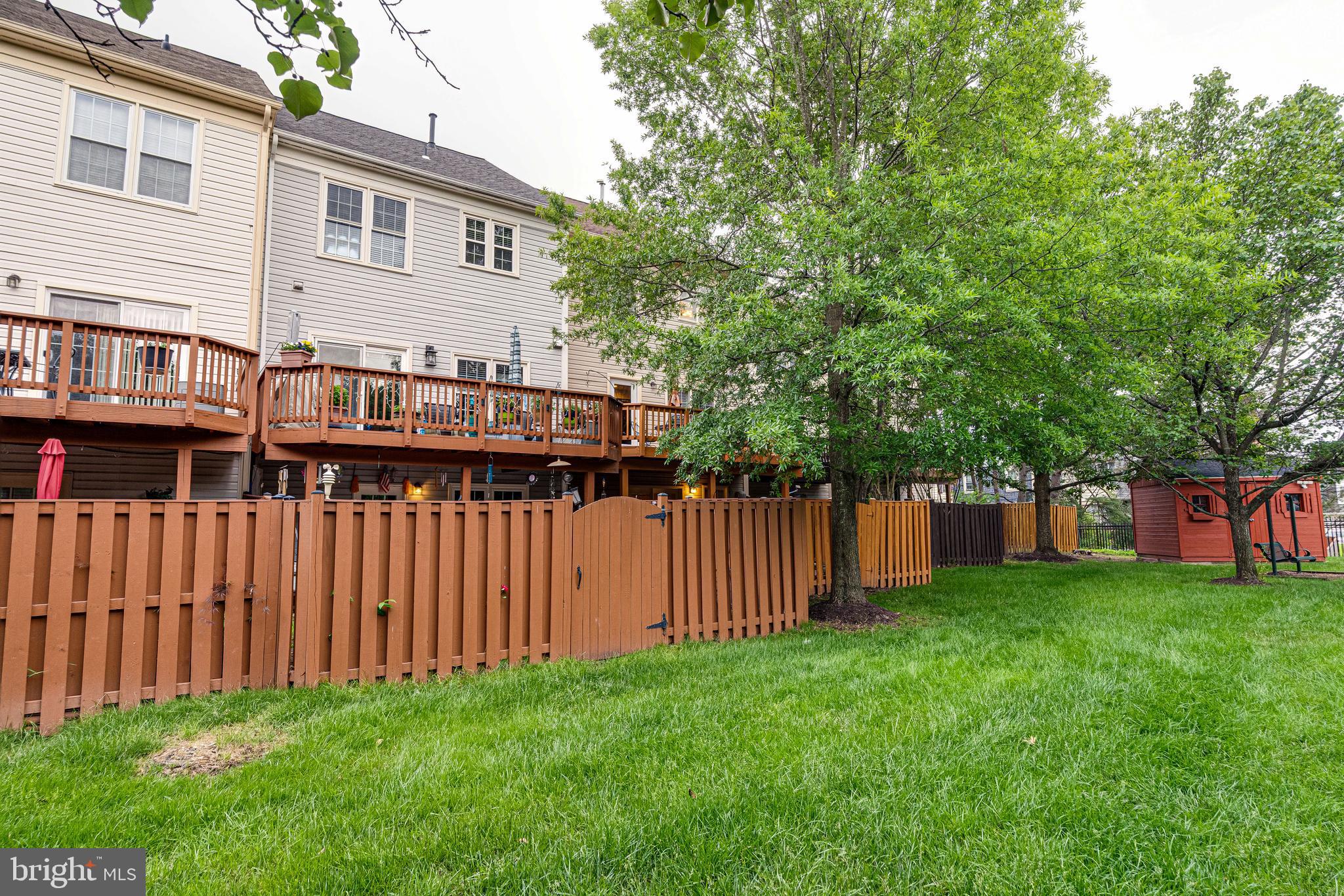 POTTERS GLEN - Residential Lease