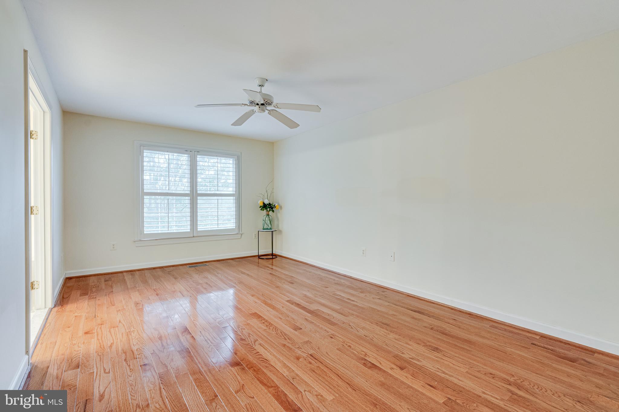 POTTERS GLEN - Residential Lease