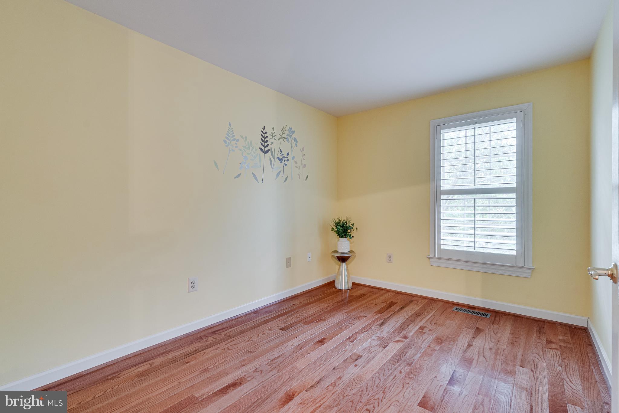 POTTERS GLEN - Residential Lease