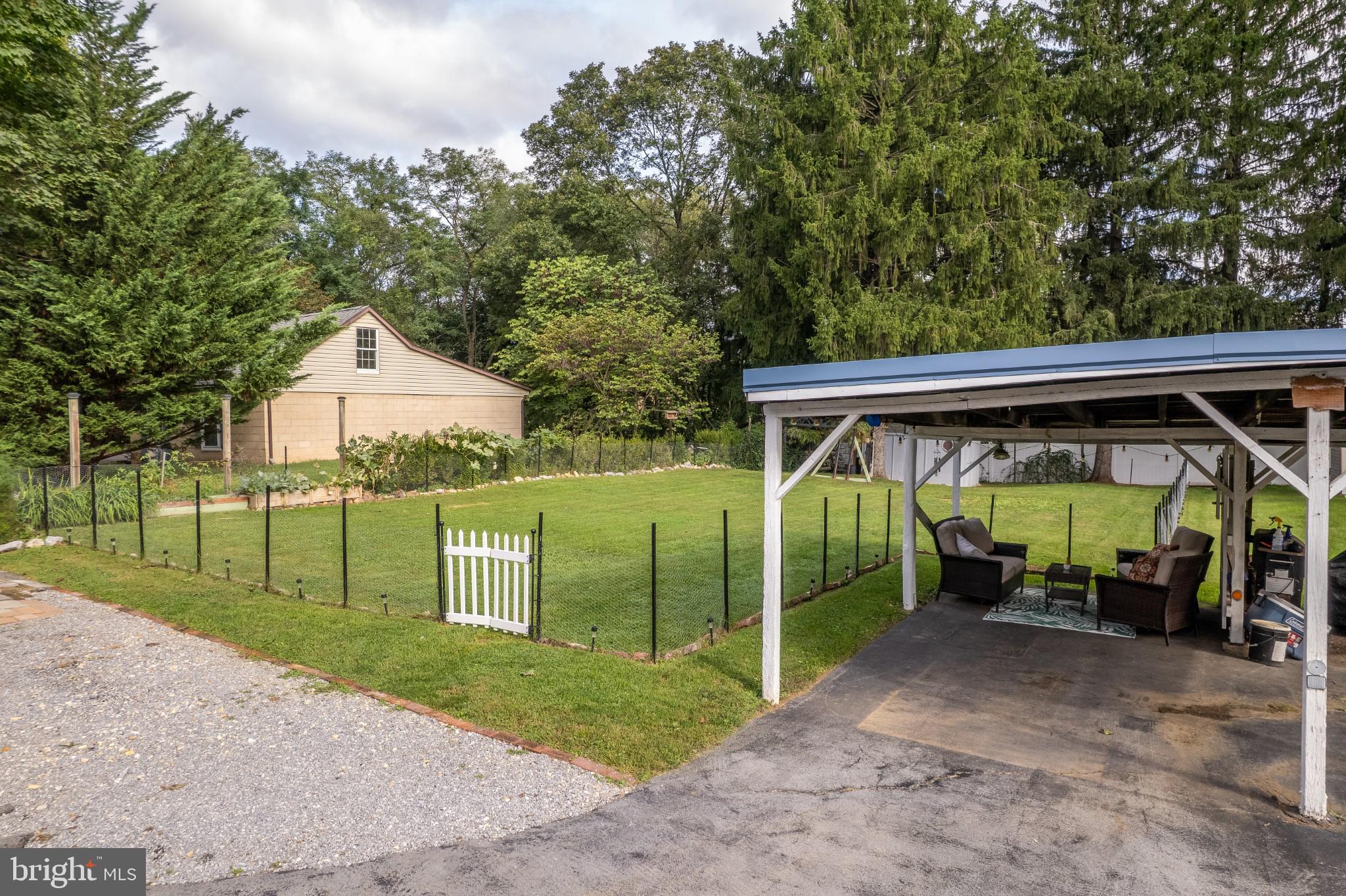 469 ROXBURY ROAD