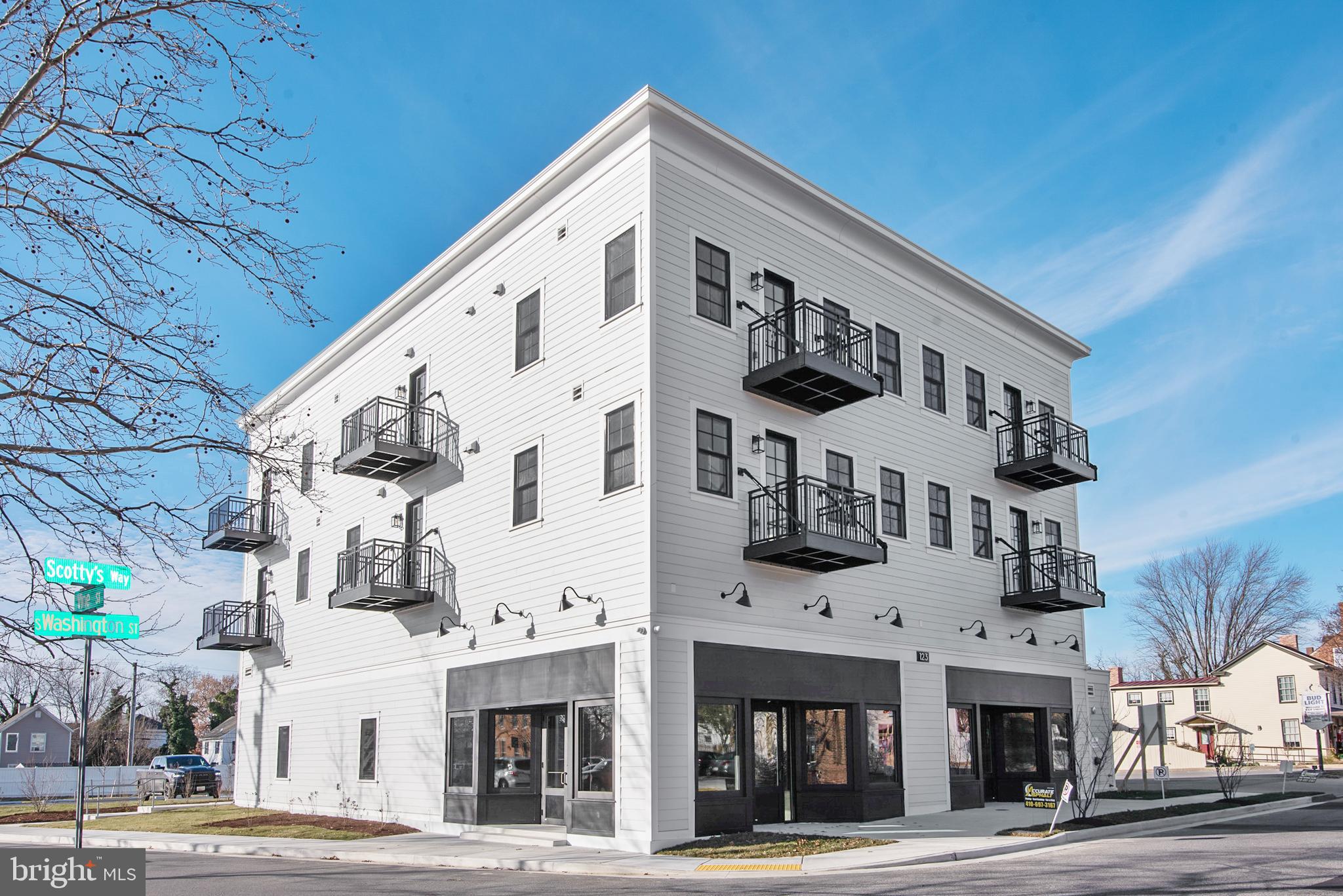 EASTON - Residential Lease