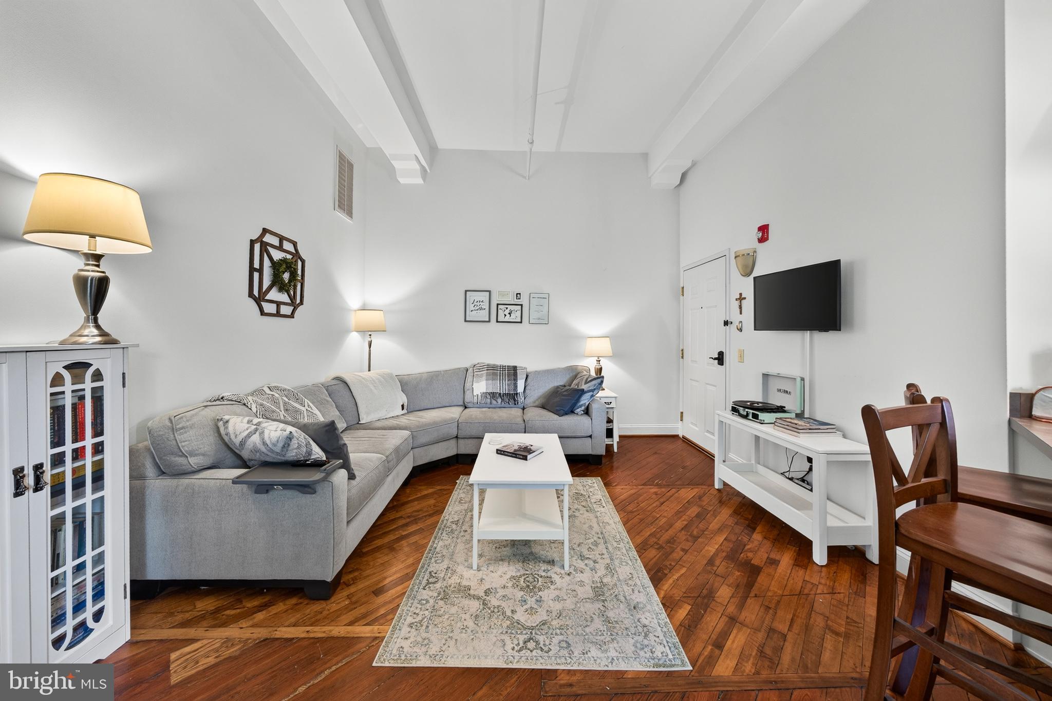 541 WASHINGTON AVENUE #202