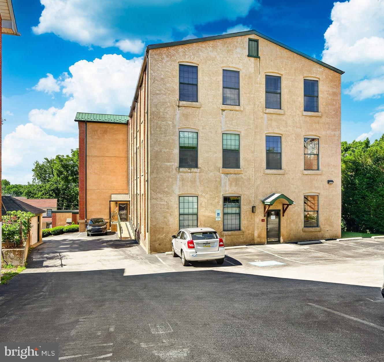 541 WASHINGTON AVENUE #202