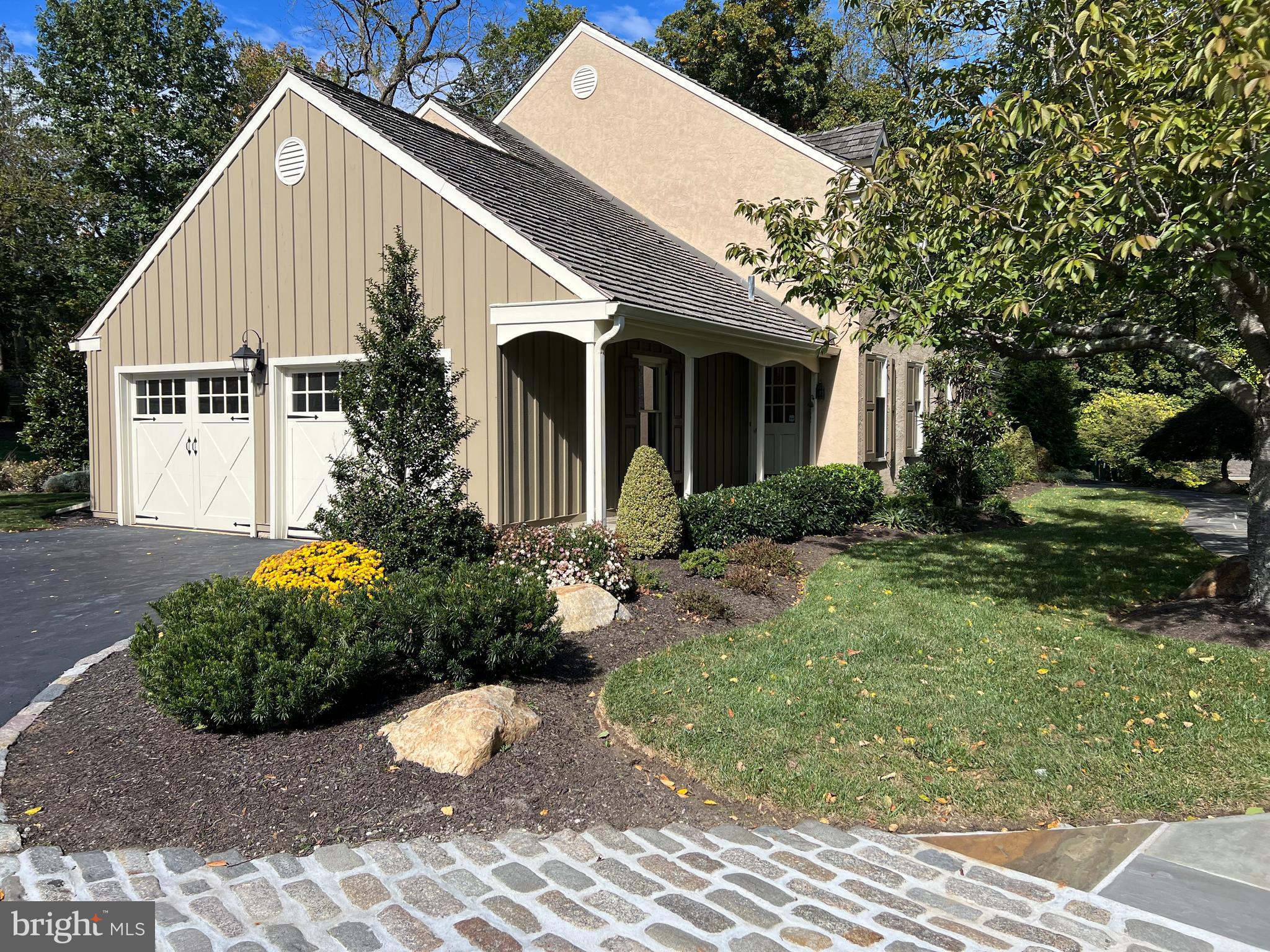287 STONEGATE DRIVE