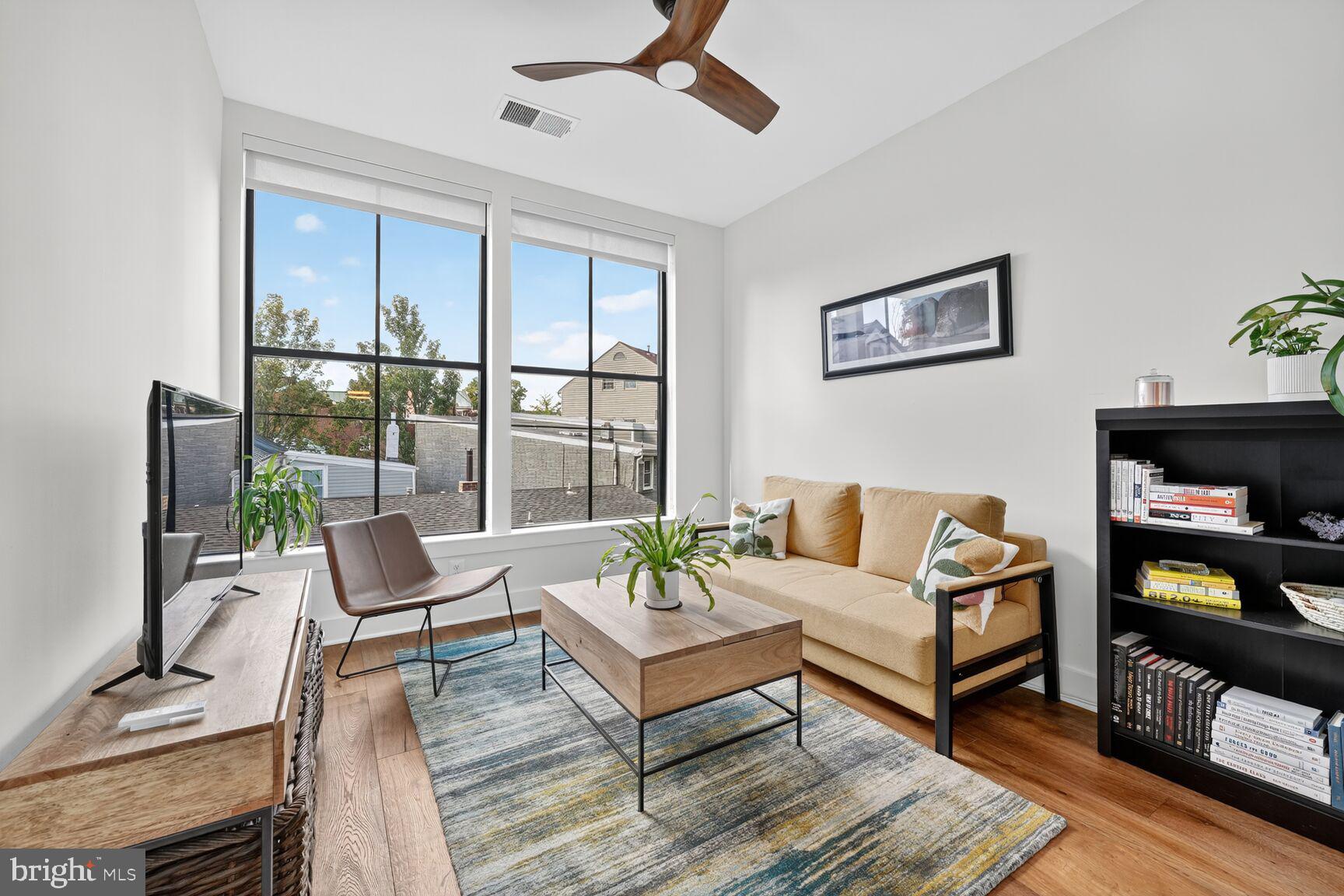 OLD TOWN ALEXANDRIA - Residential