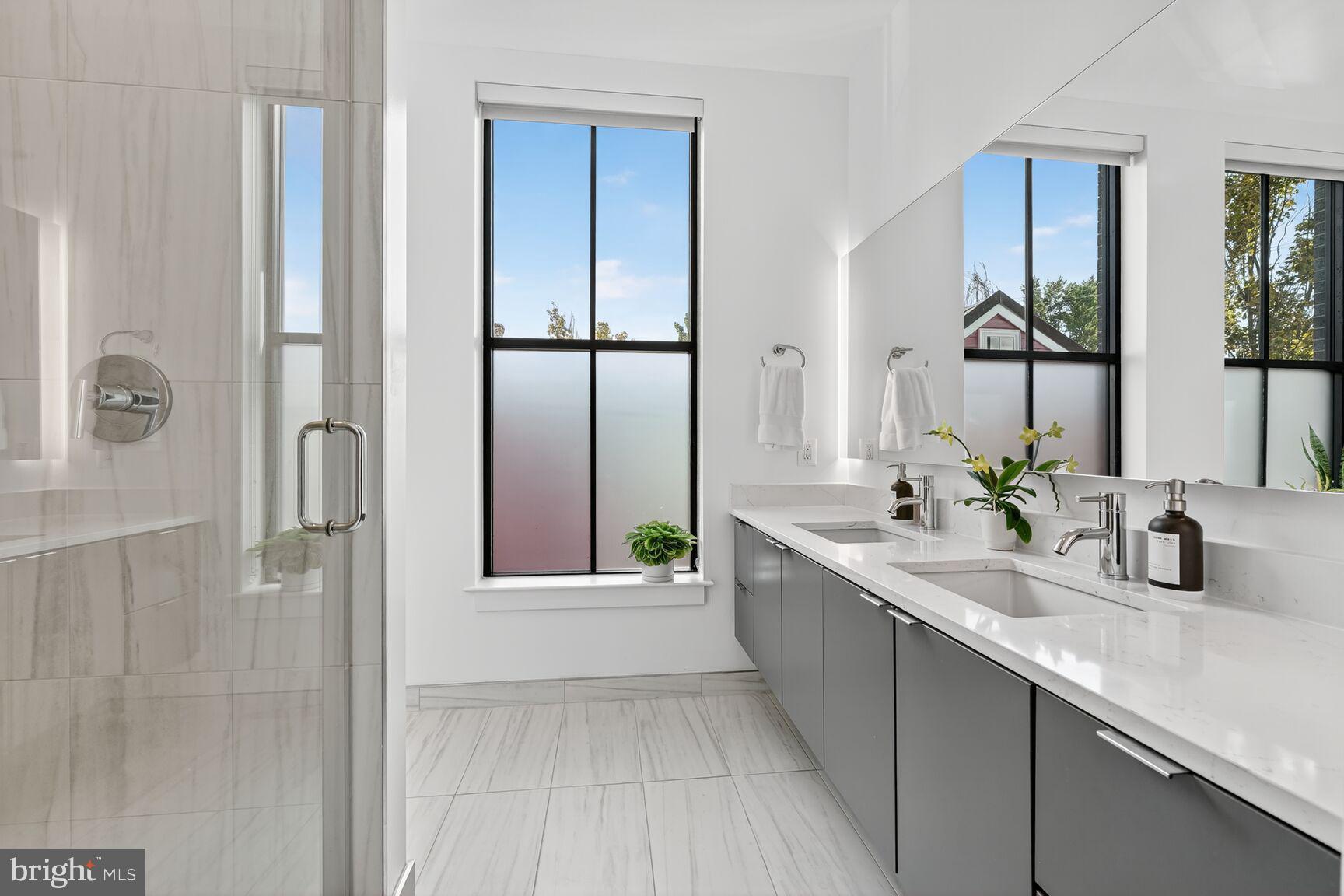 OLD TOWN ALEXANDRIA - Residential