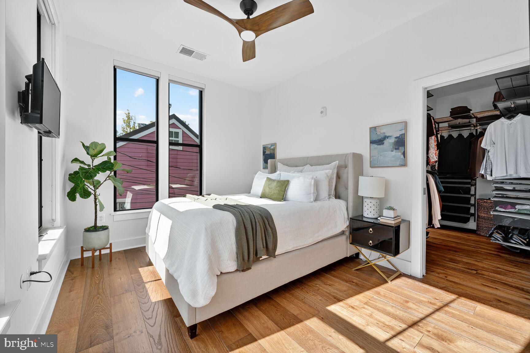 OLD TOWN ALEXANDRIA - Residential