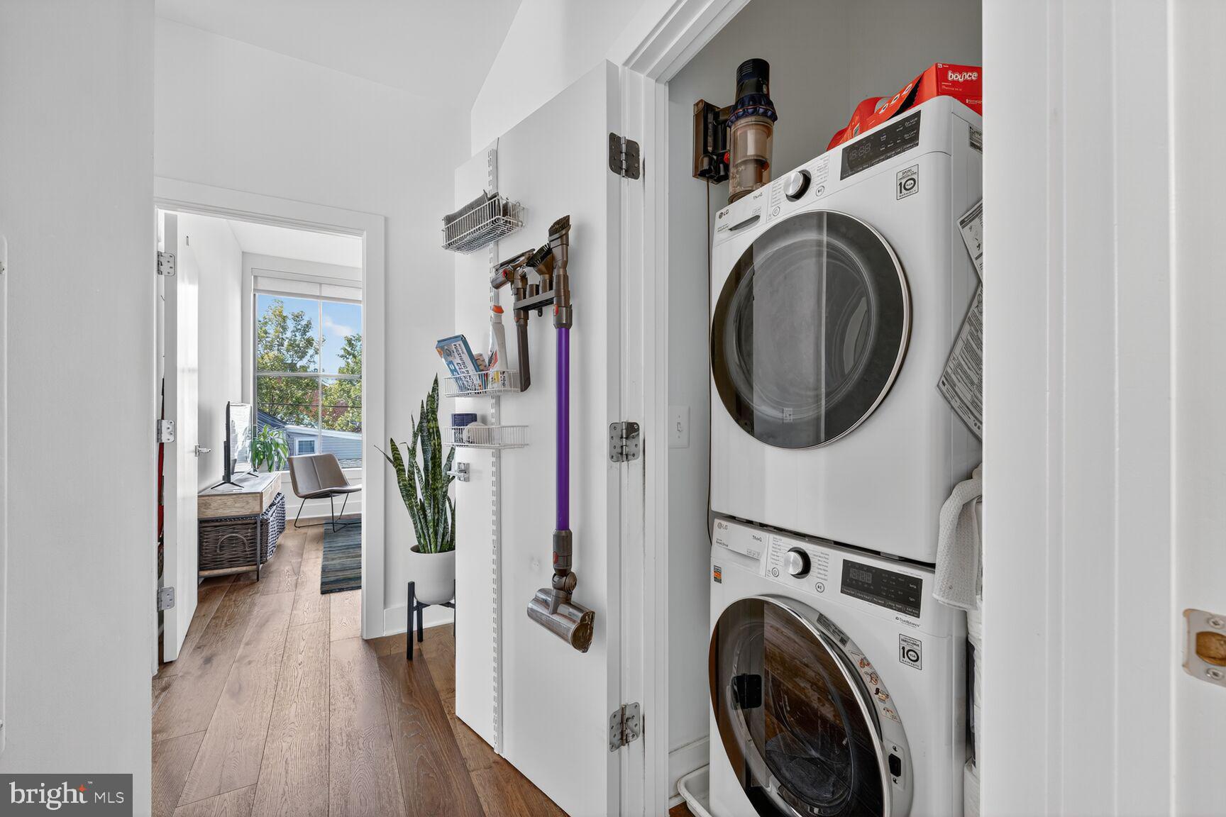 OLD TOWN ALEXANDRIA - Residential