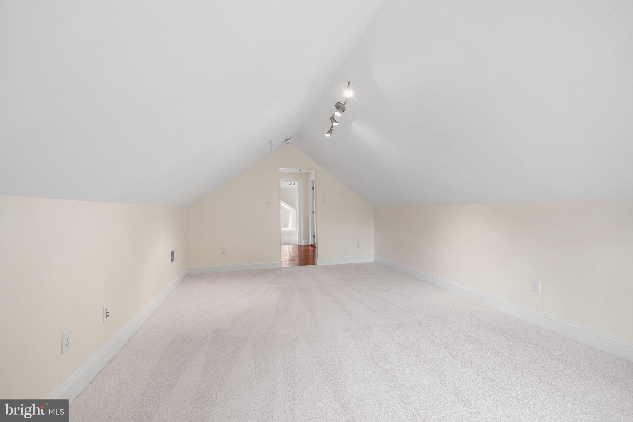 JANNEYS LANE - Residential