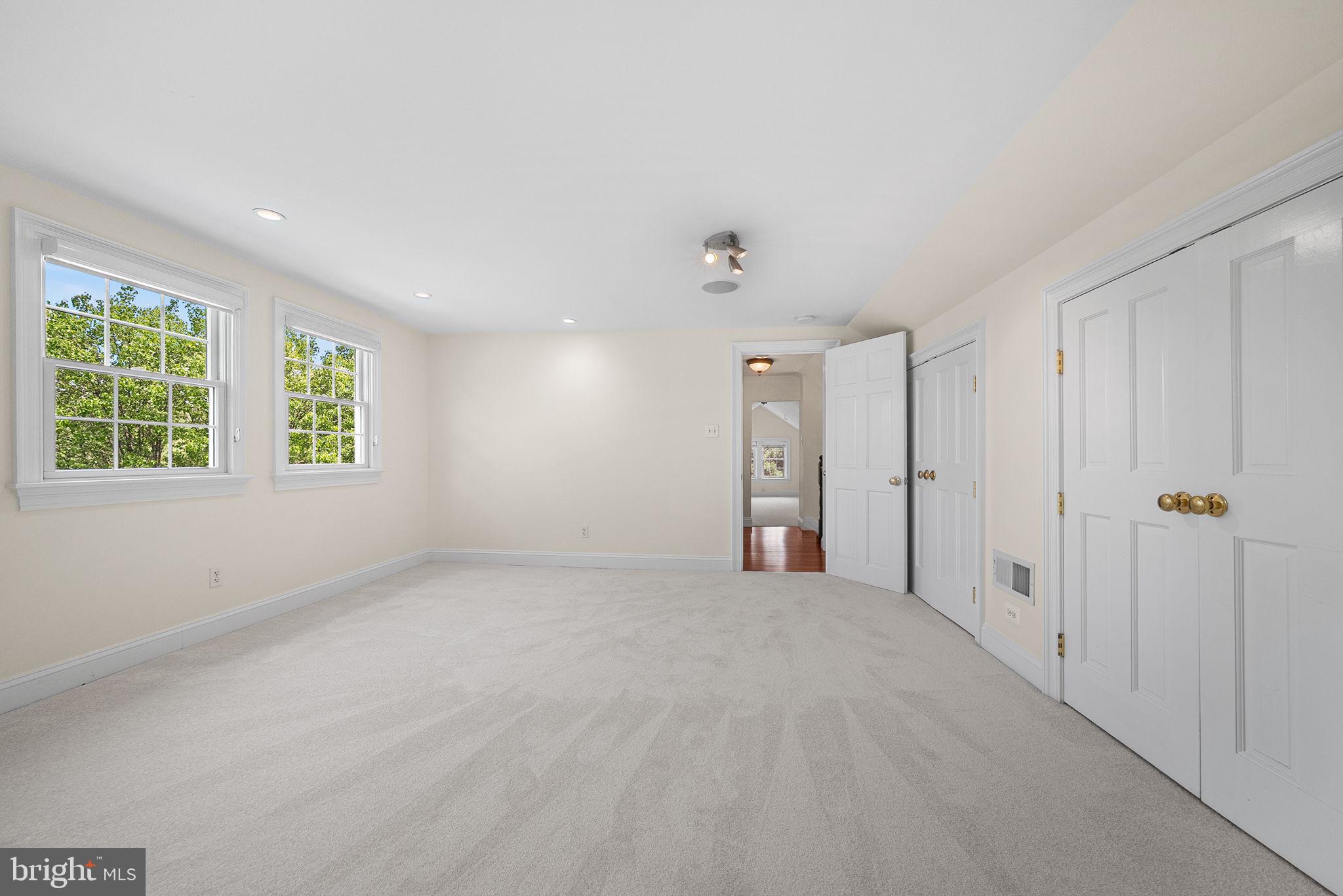 JANNEYS LANE - Residential