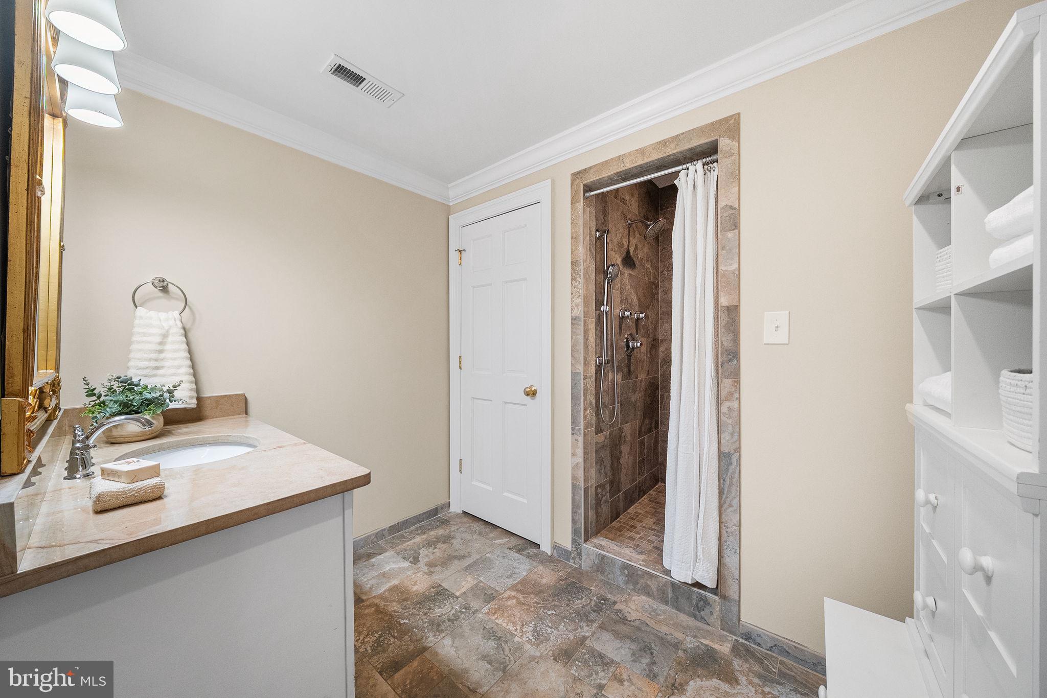 JANNEYS LANE - Residential