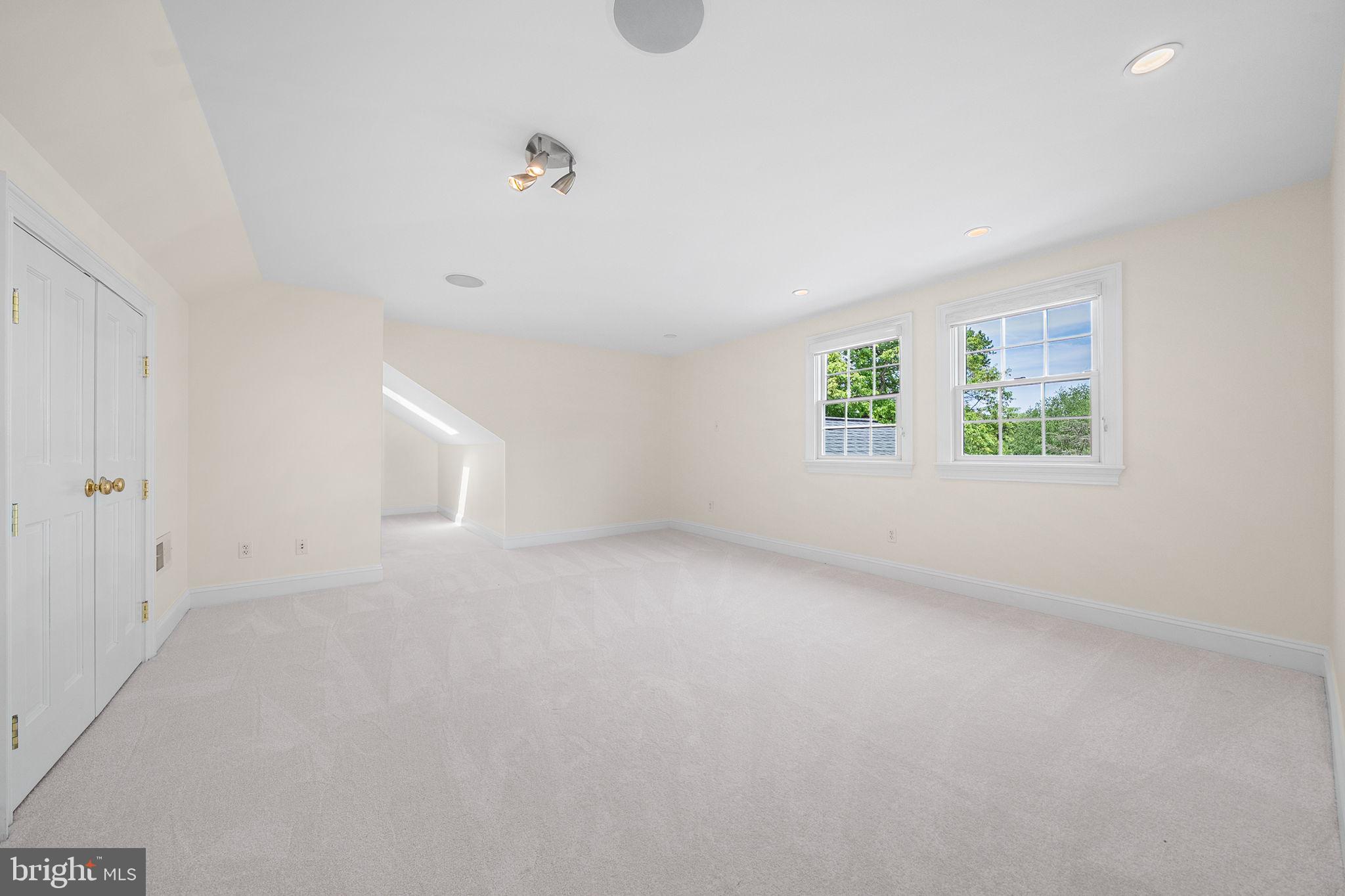 JANNEYS LANE - Residential