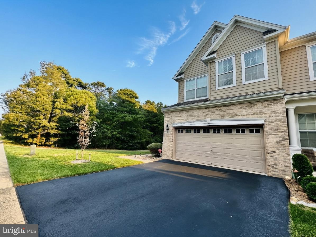 281 HAWTHORNE LANE