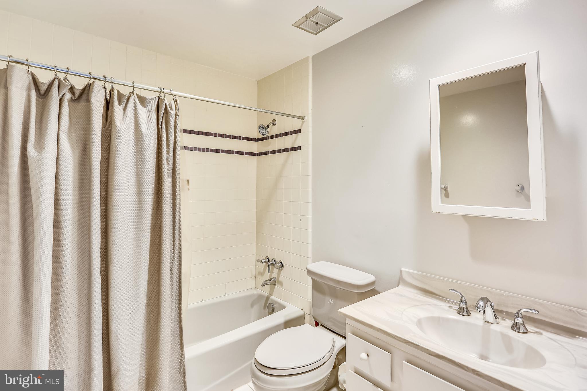 POTOMAC OUTSIDE - Residential