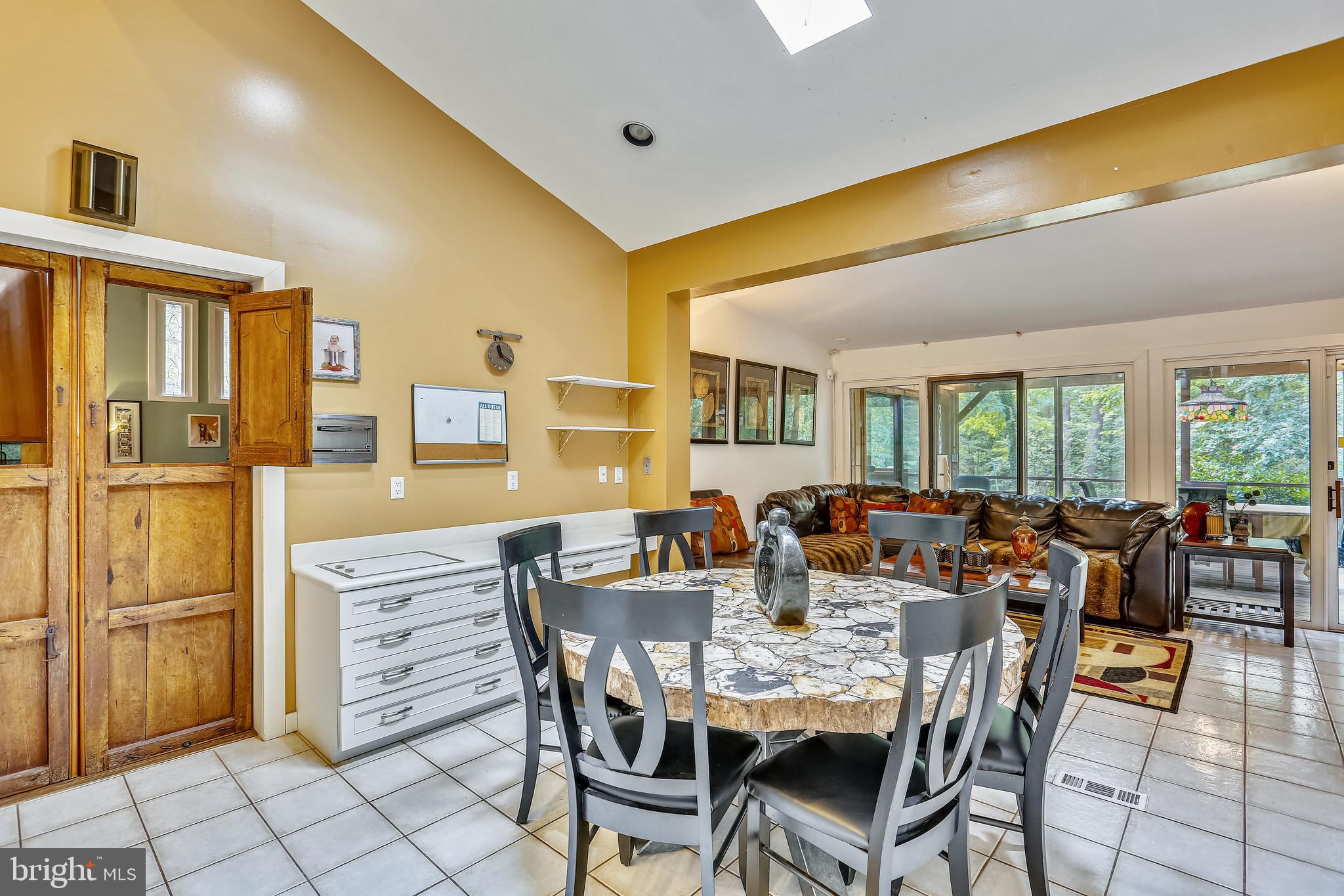 POTOMAC OUTSIDE - Residential