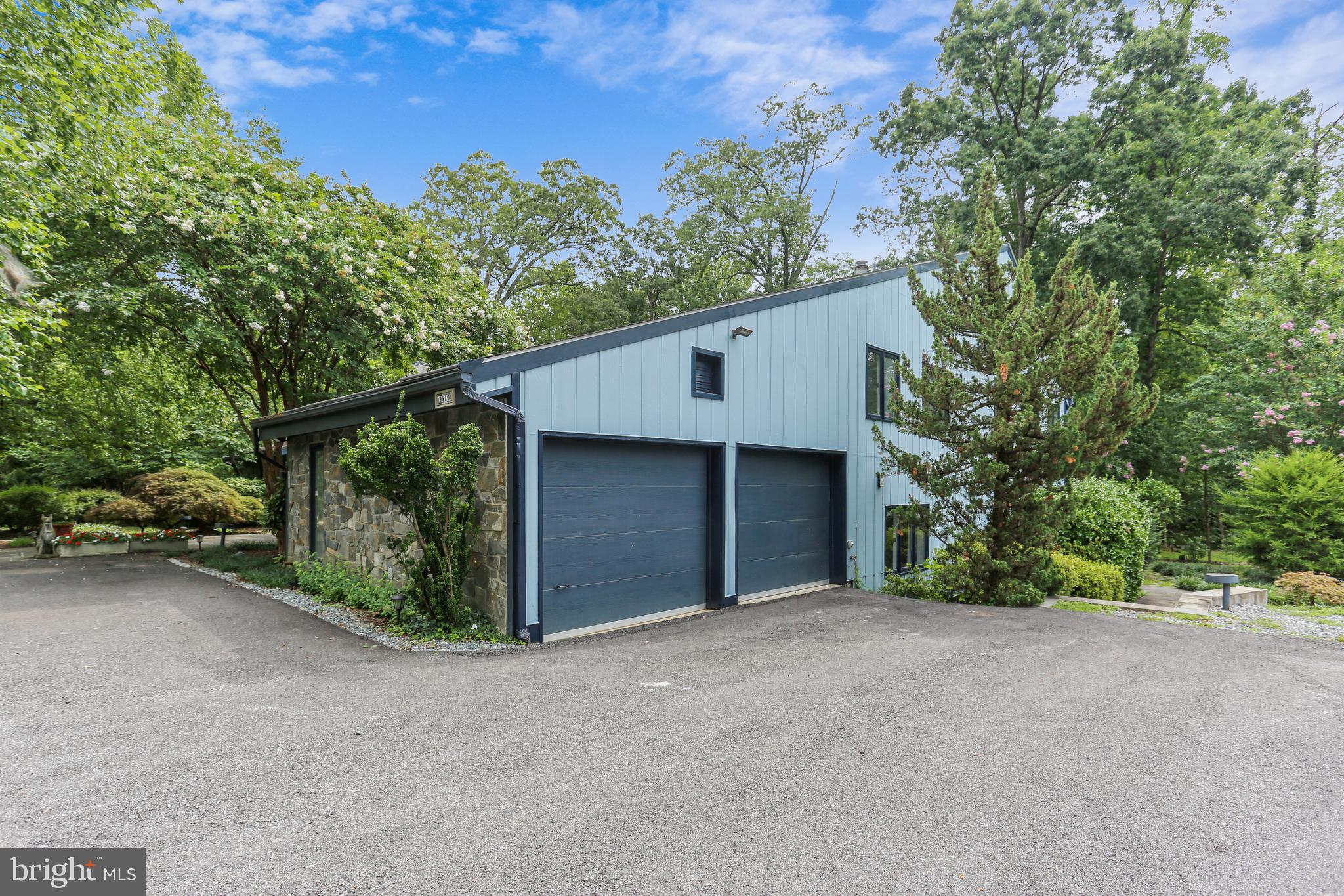 POTOMAC OUTSIDE - Residential