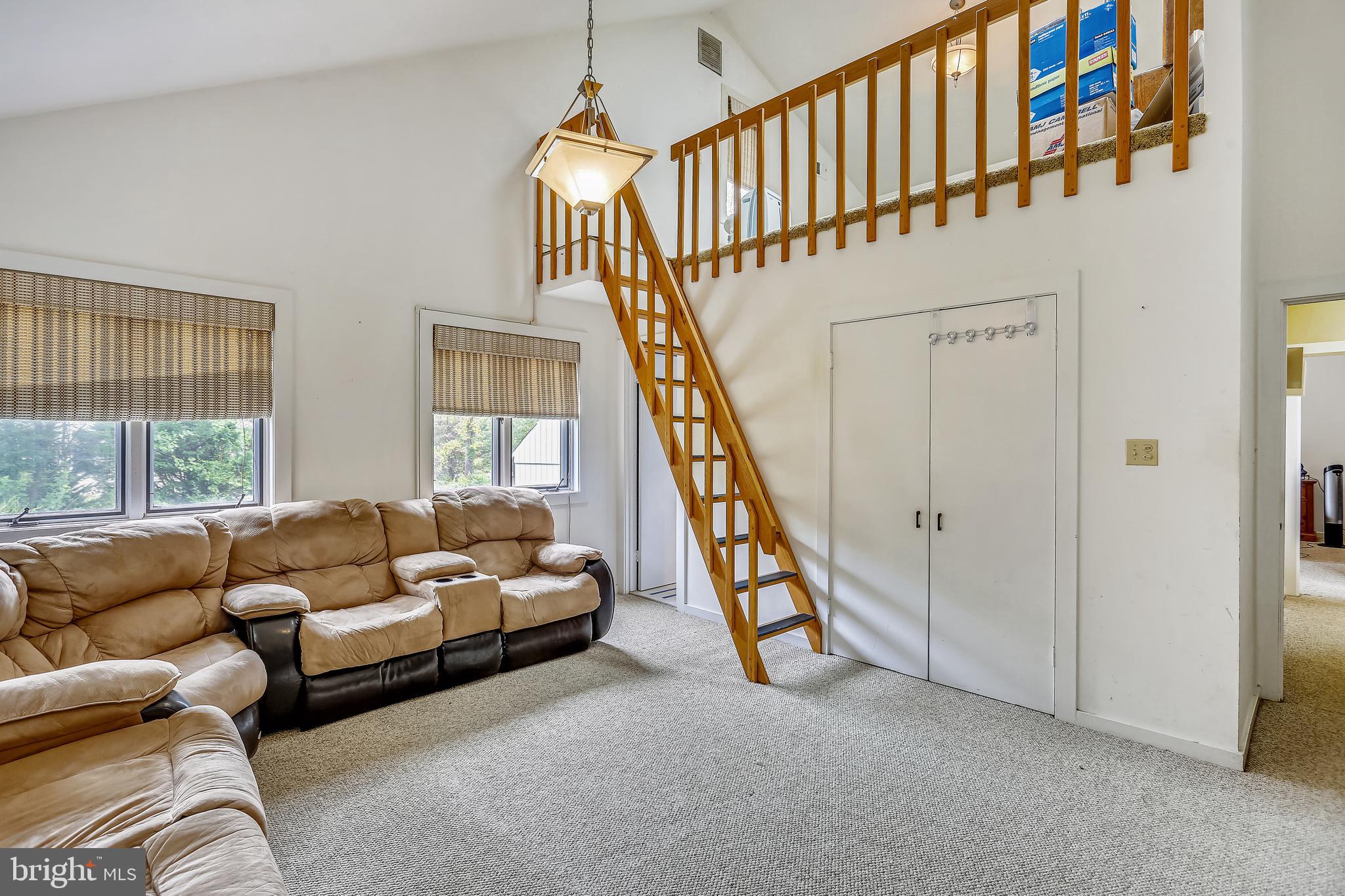 POTOMAC OUTSIDE - Residential