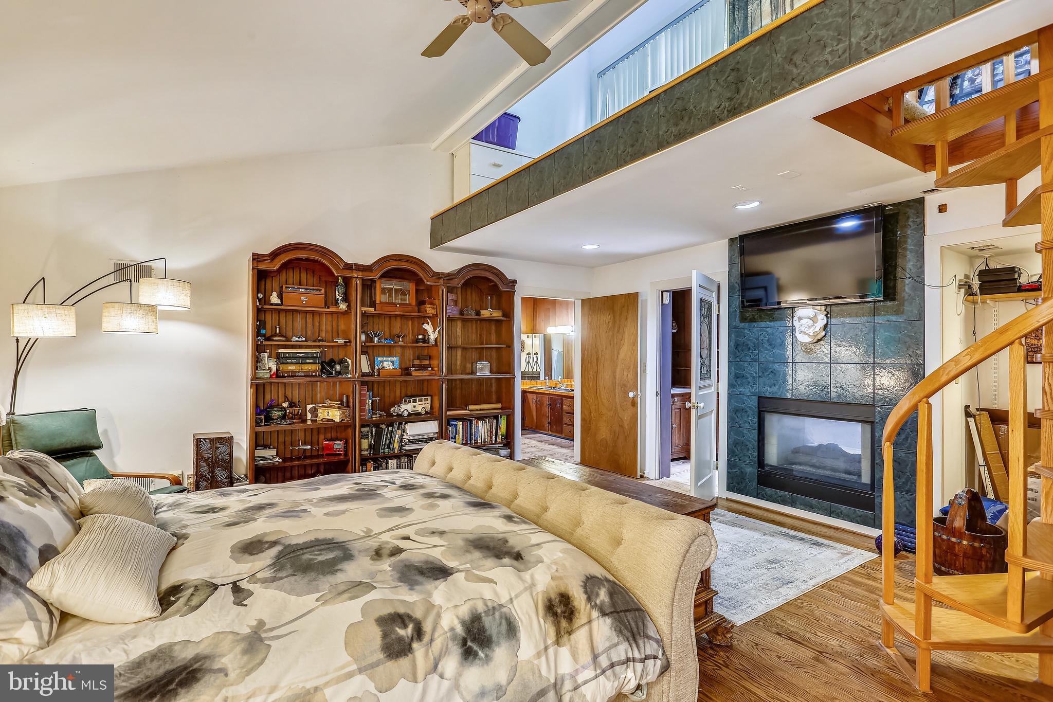 POTOMAC OUTSIDE - Residential