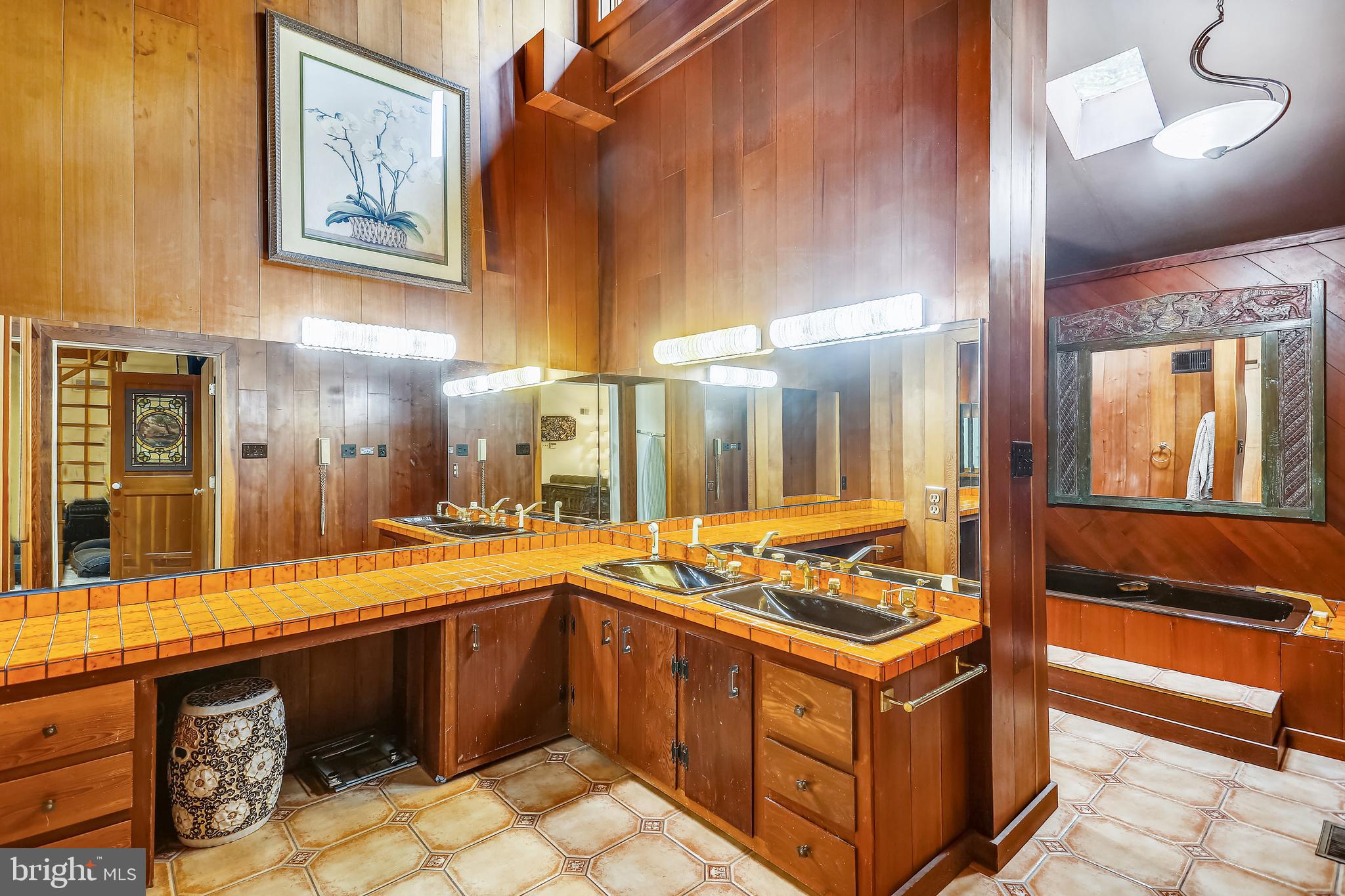 POTOMAC OUTSIDE - Residential