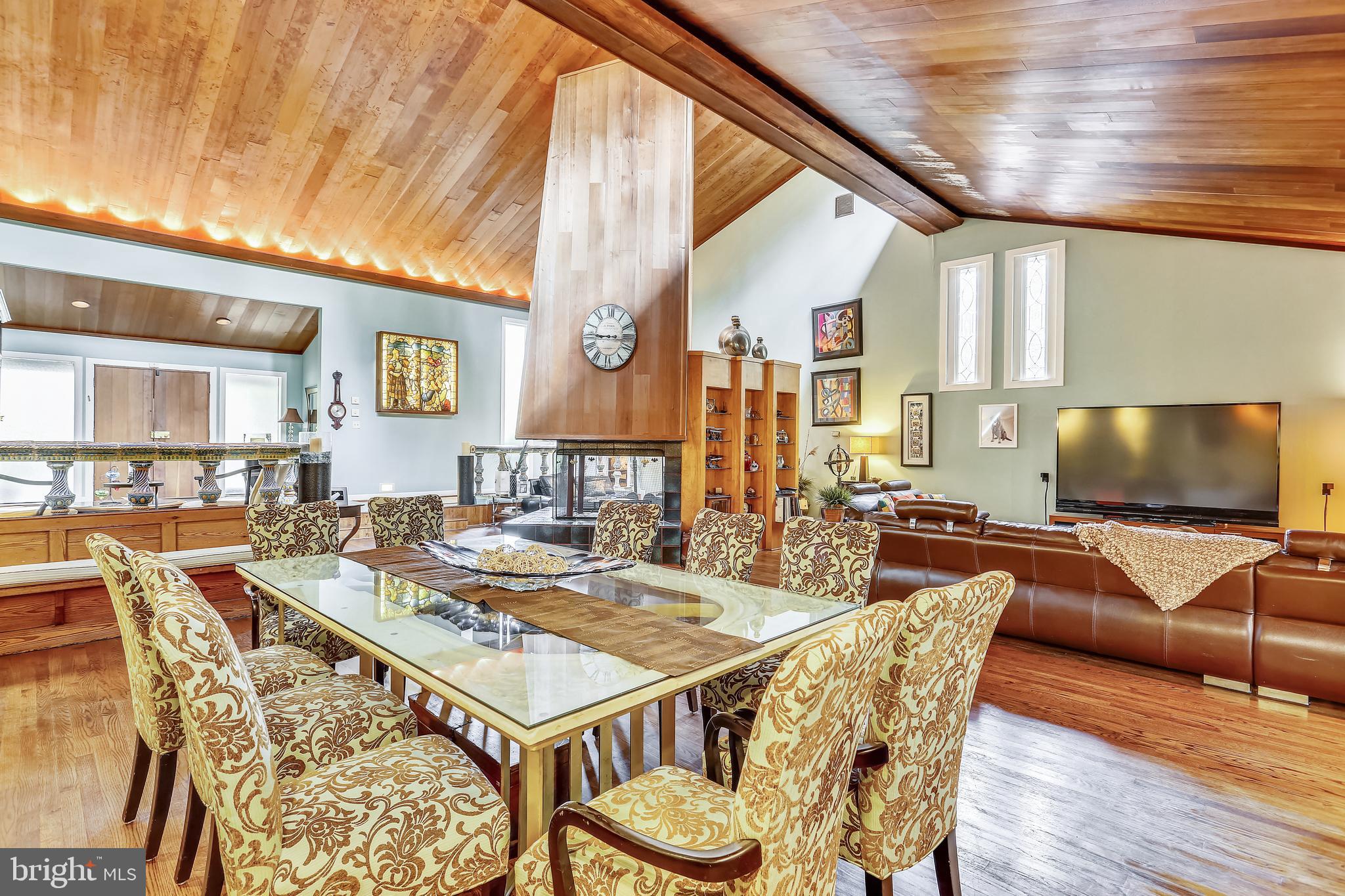 POTOMAC OUTSIDE - Residential