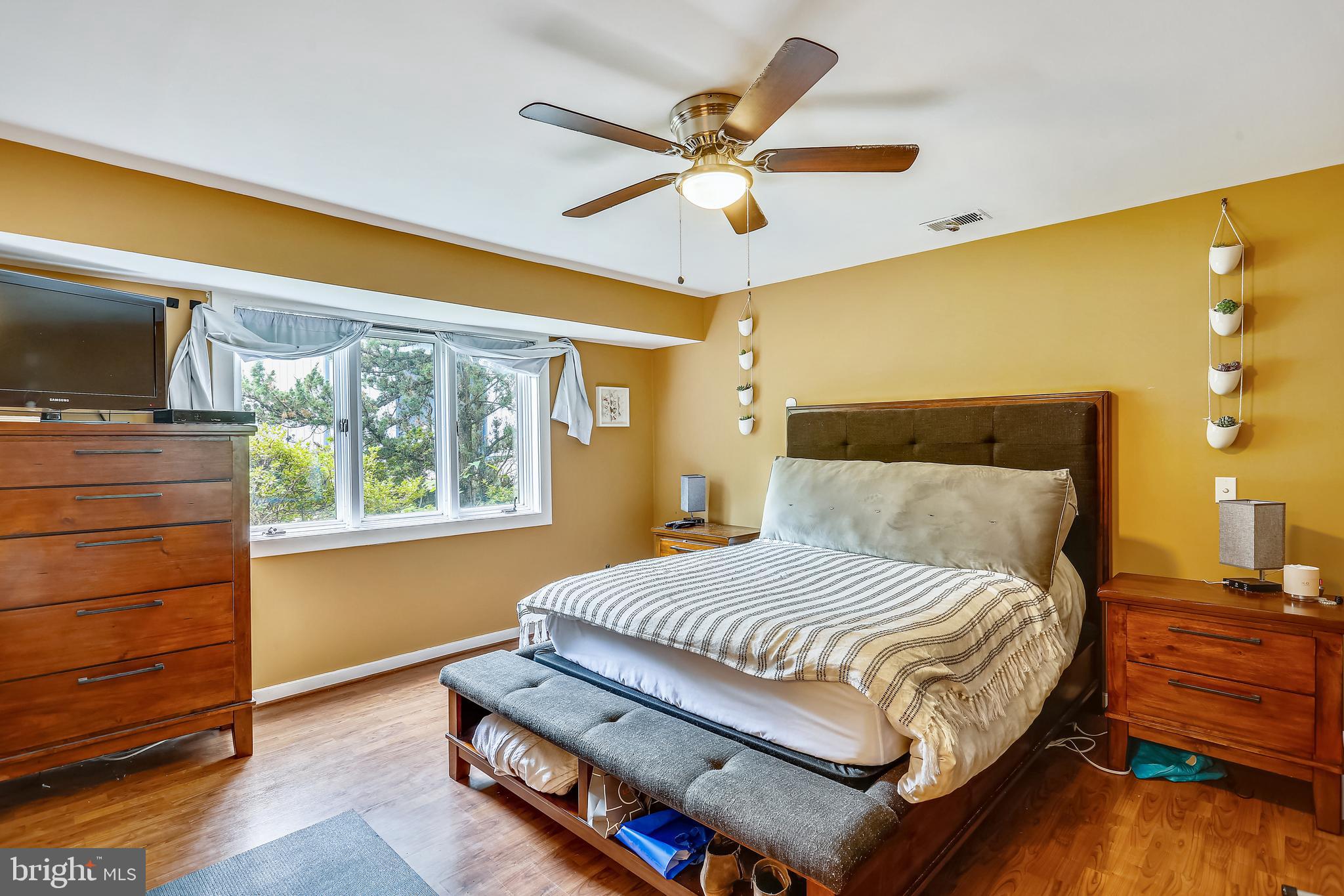 POTOMAC OUTSIDE - Residential