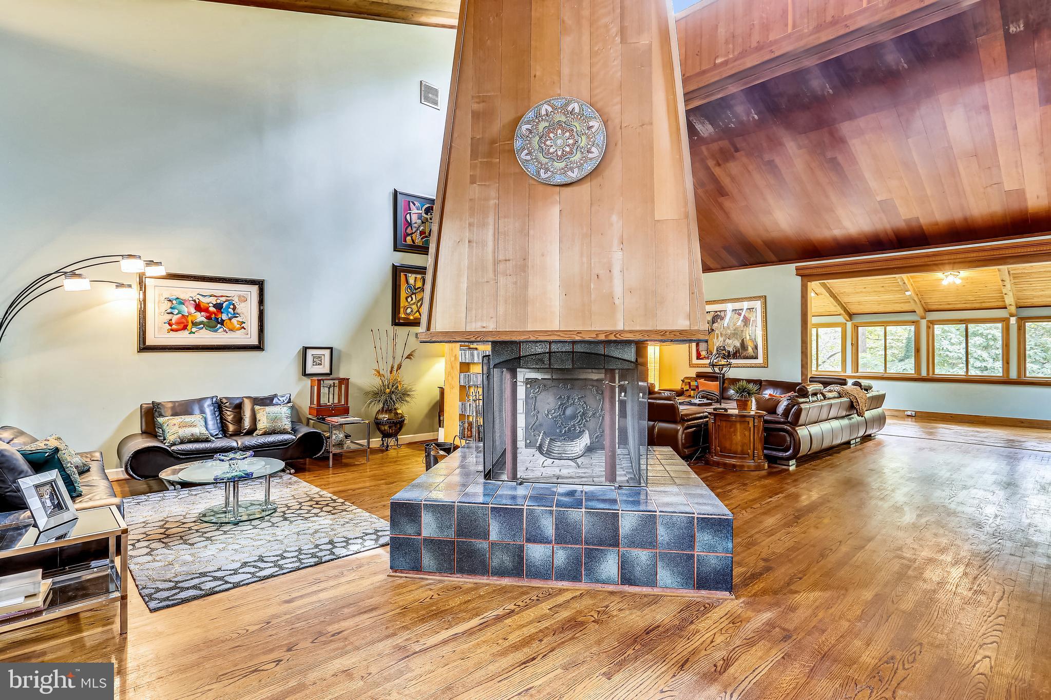 POTOMAC OUTSIDE - Residential