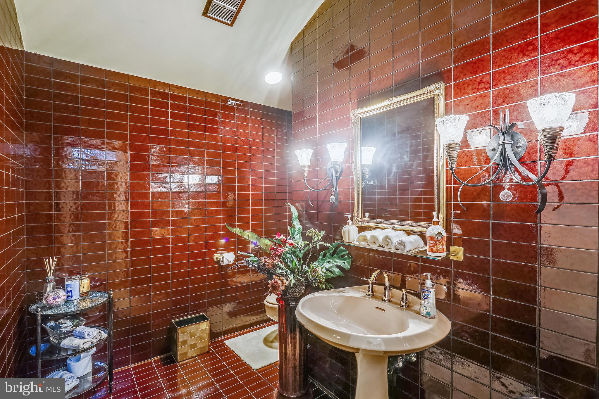 POTOMAC OUTSIDE - Residential