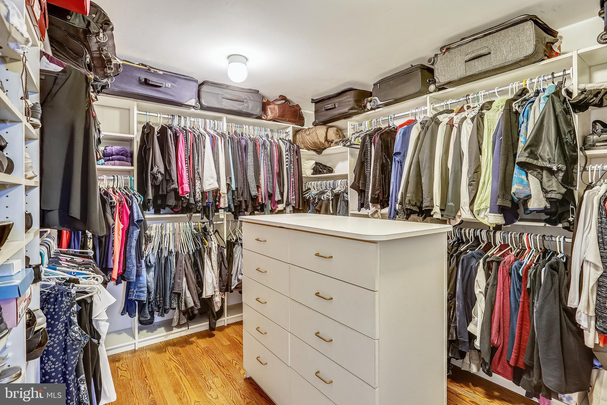 POTOMAC OUTSIDE - Residential