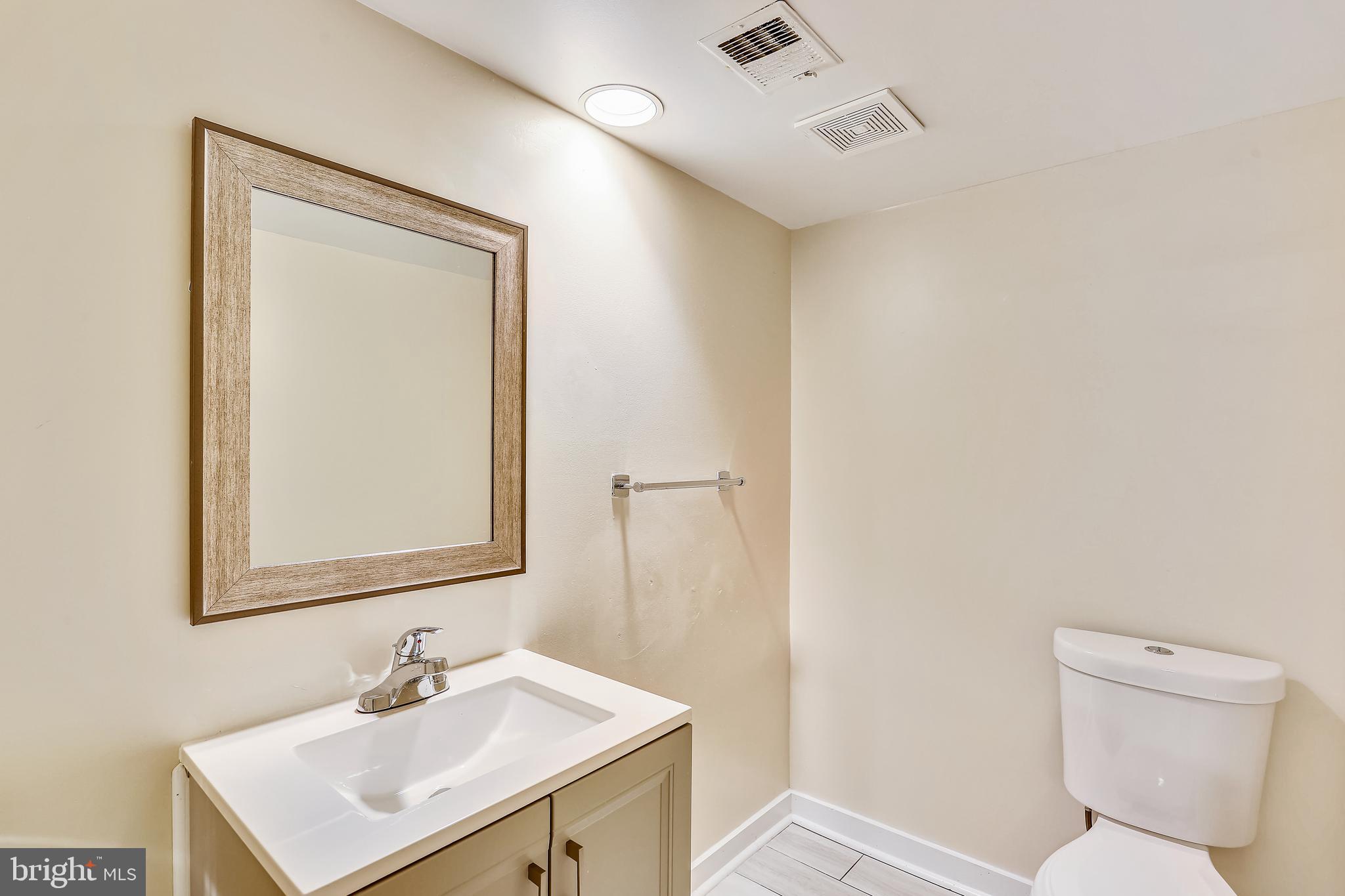 POTOMAC OUTSIDE - Residential