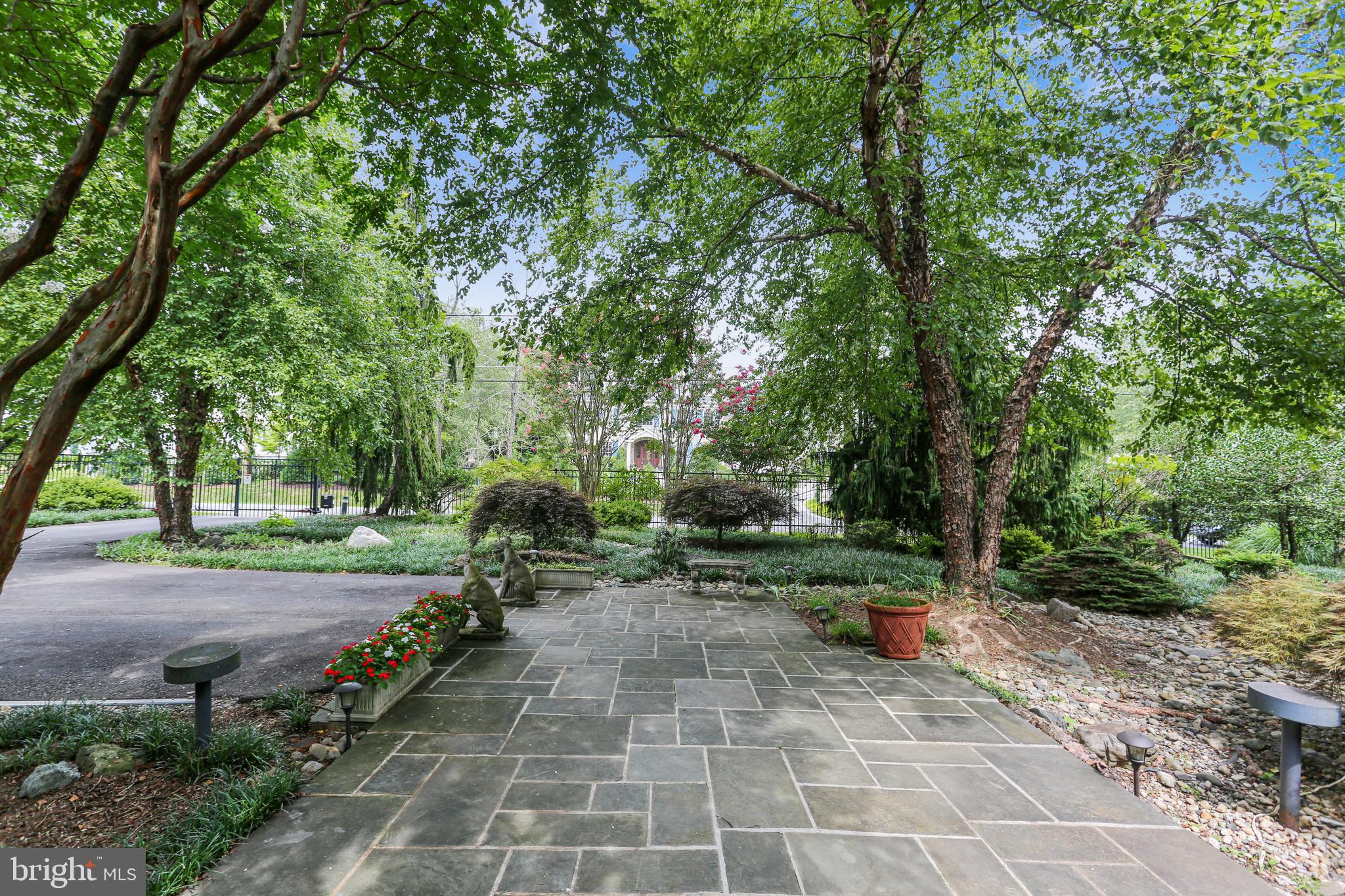 POTOMAC OUTSIDE - Residential