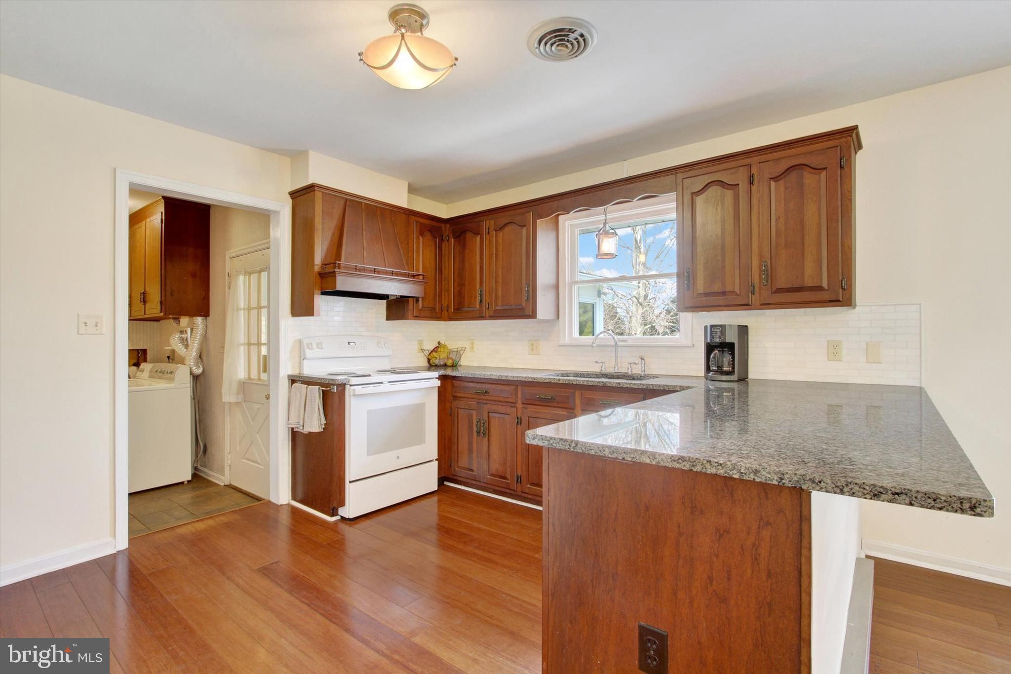 WAYNE HEIGHTS - Residential