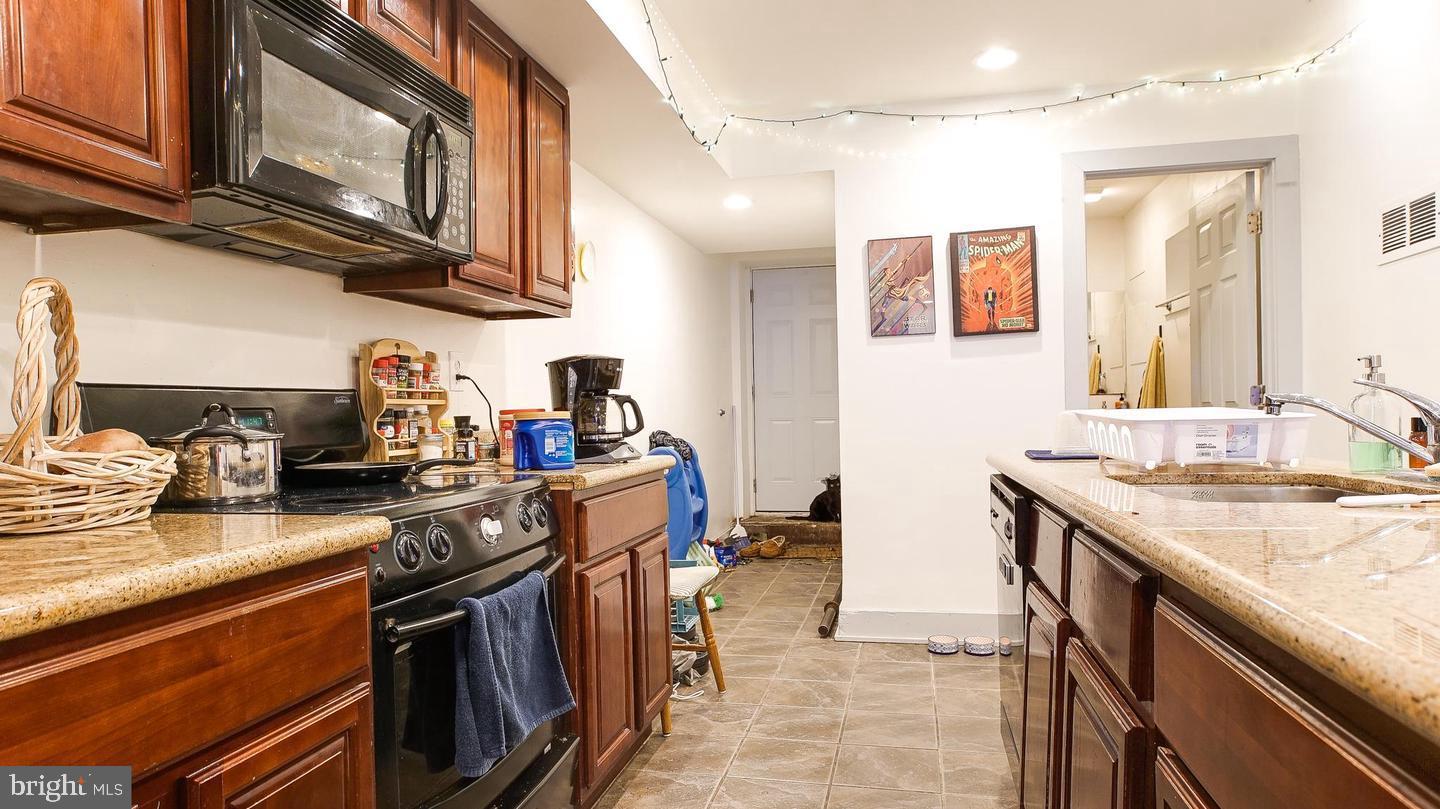 TEMPLE UNIVERSITY - Residential Lease