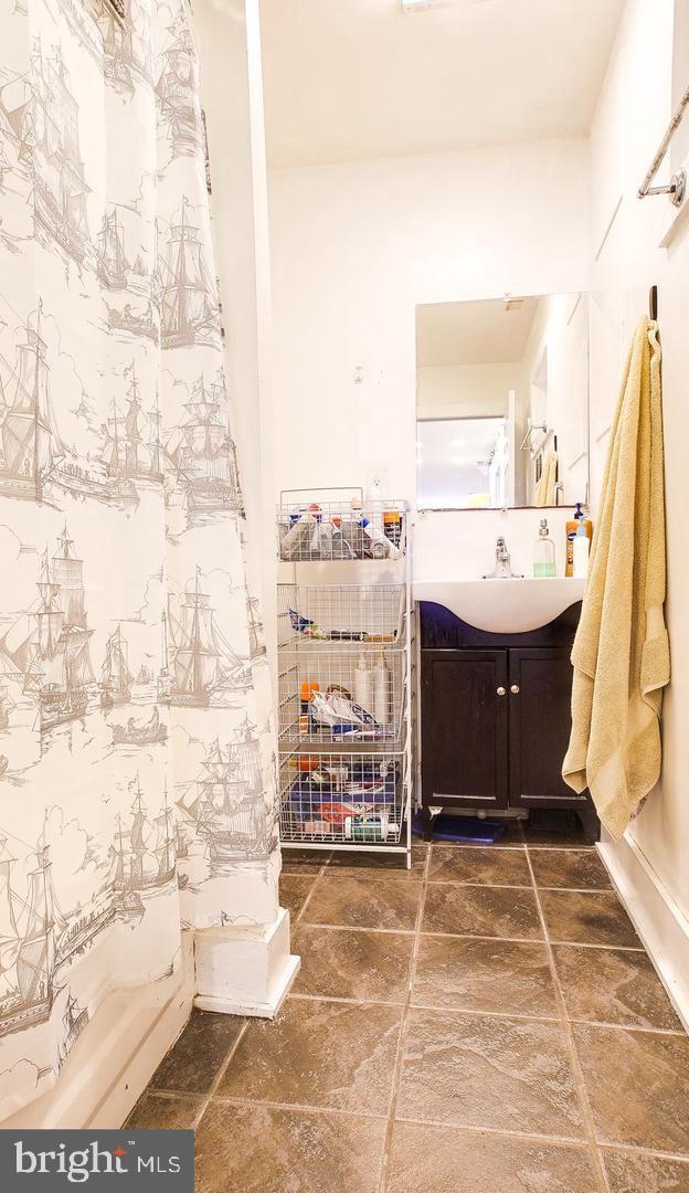 TEMPLE UNIVERSITY - Residential Lease