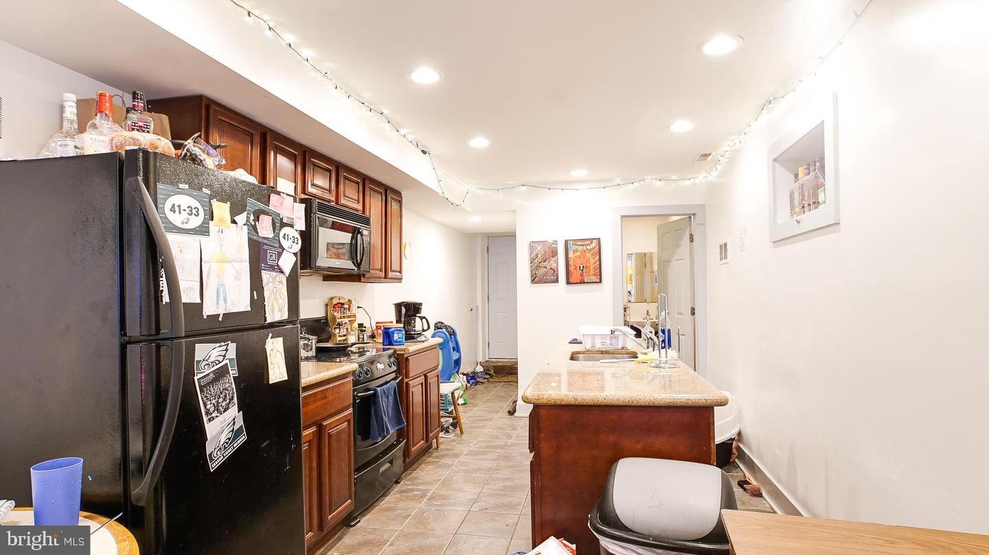 TEMPLE UNIVERSITY - Residential Lease