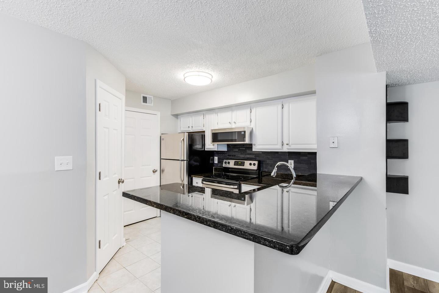 THE TIERS OF WALDEN - Residential Lease