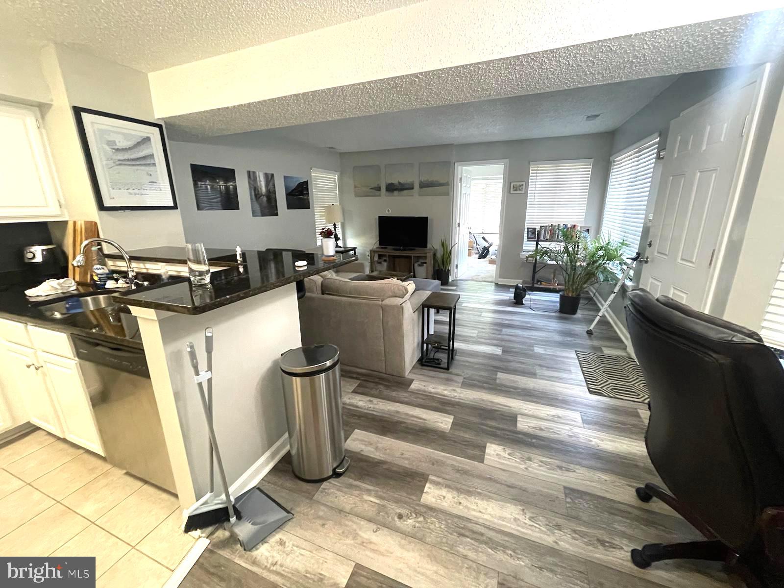 THE TIERS OF WALDEN - Residential Lease