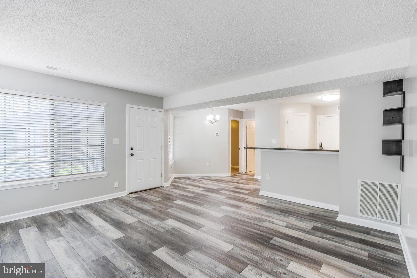 THE TIERS OF WALDEN - Residential Lease