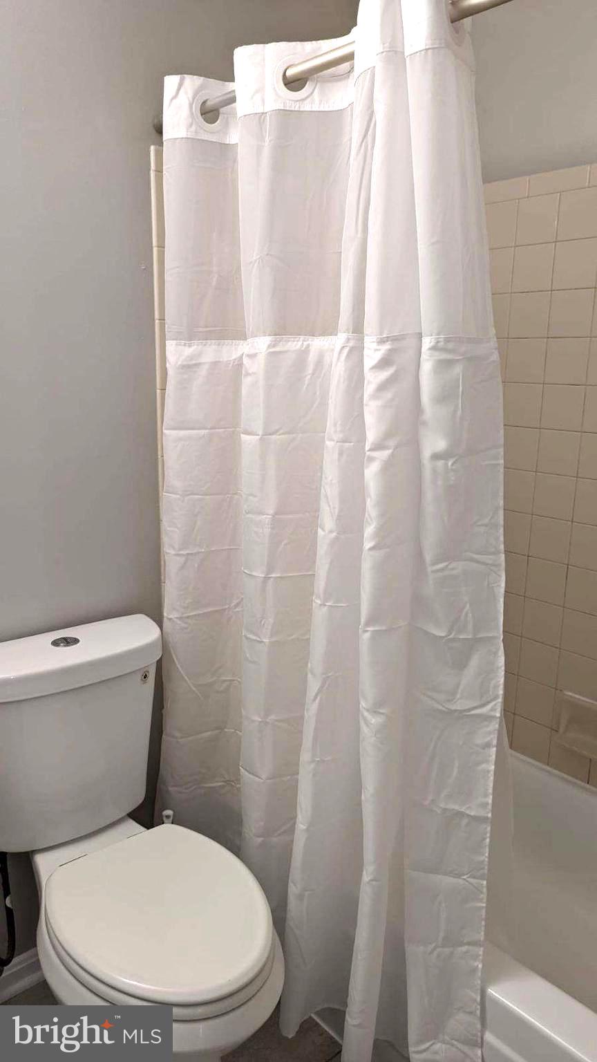 THE TIERS OF WALDEN - Residential Lease