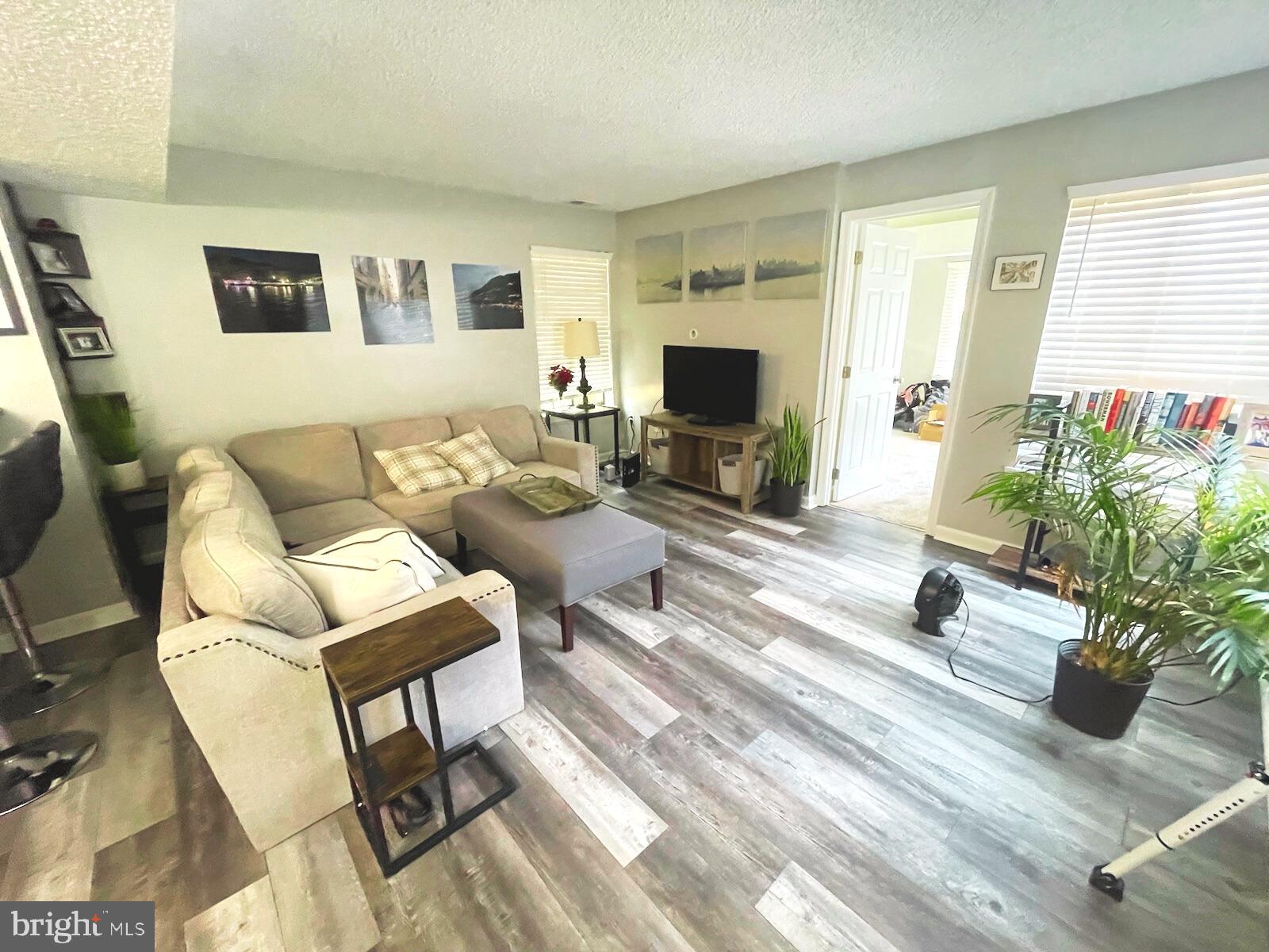 THE TIERS OF WALDEN - Residential Lease