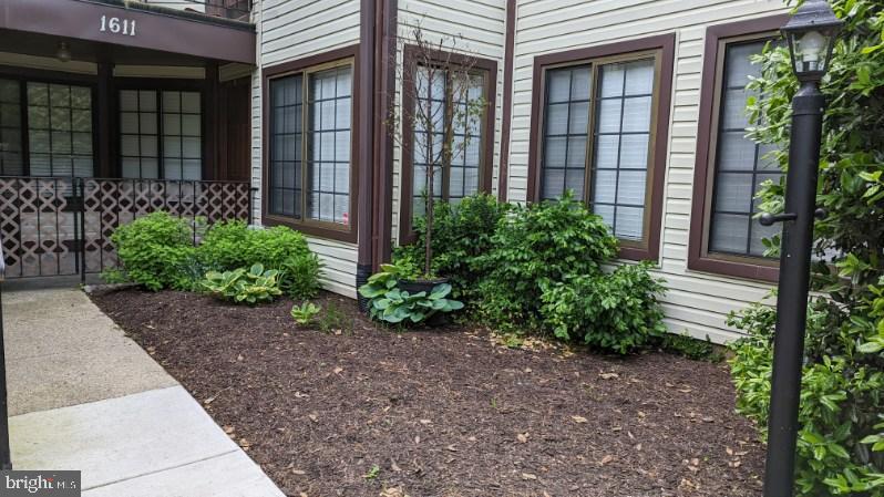 THE TIERS OF WALDEN - Residential Lease