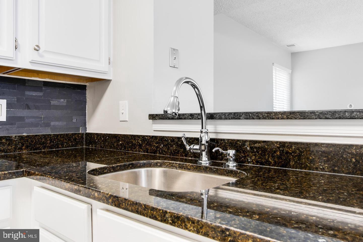 THE TIERS OF WALDEN - Residential Lease