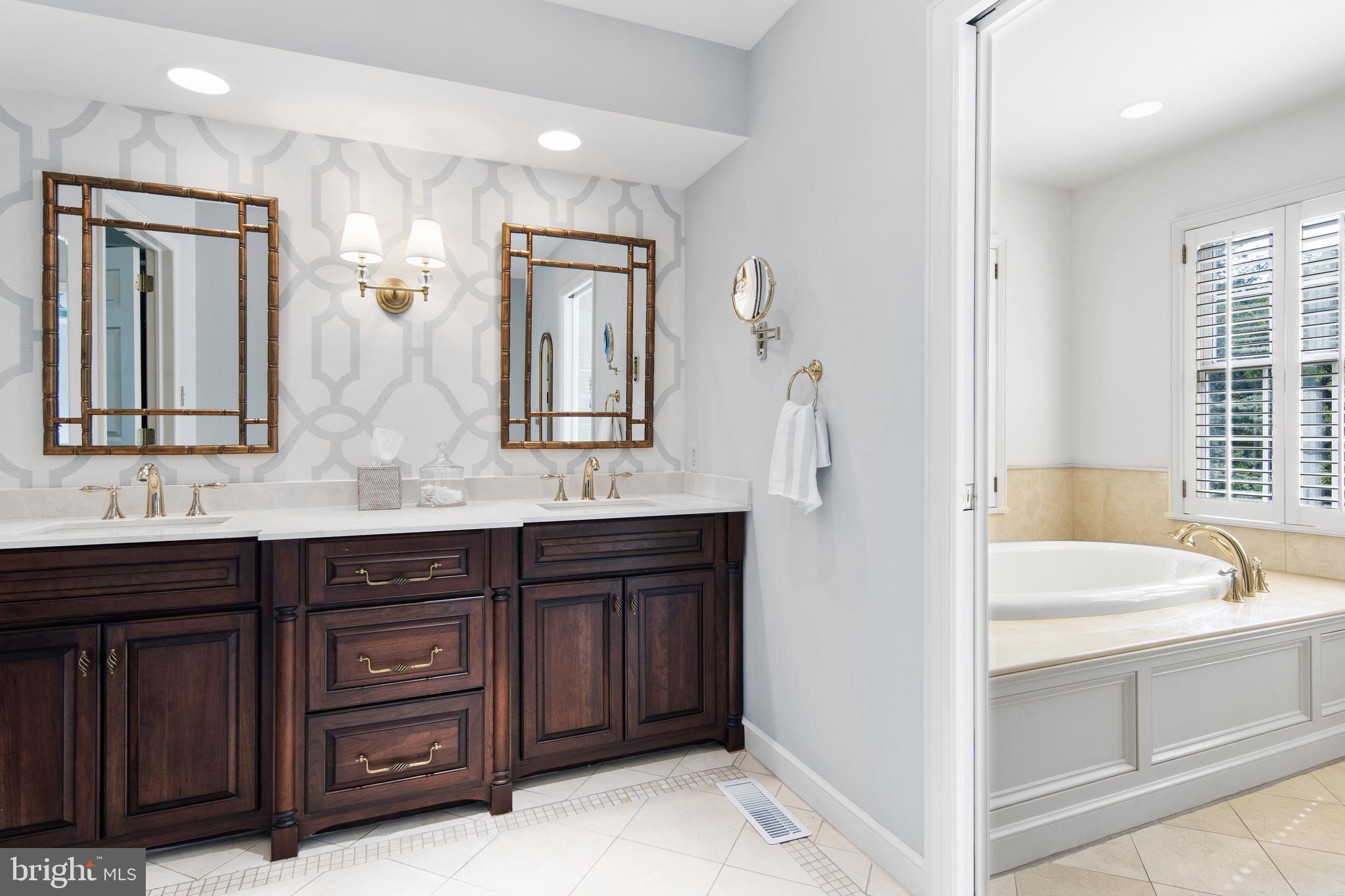 RAVENSCLIFF - Residential