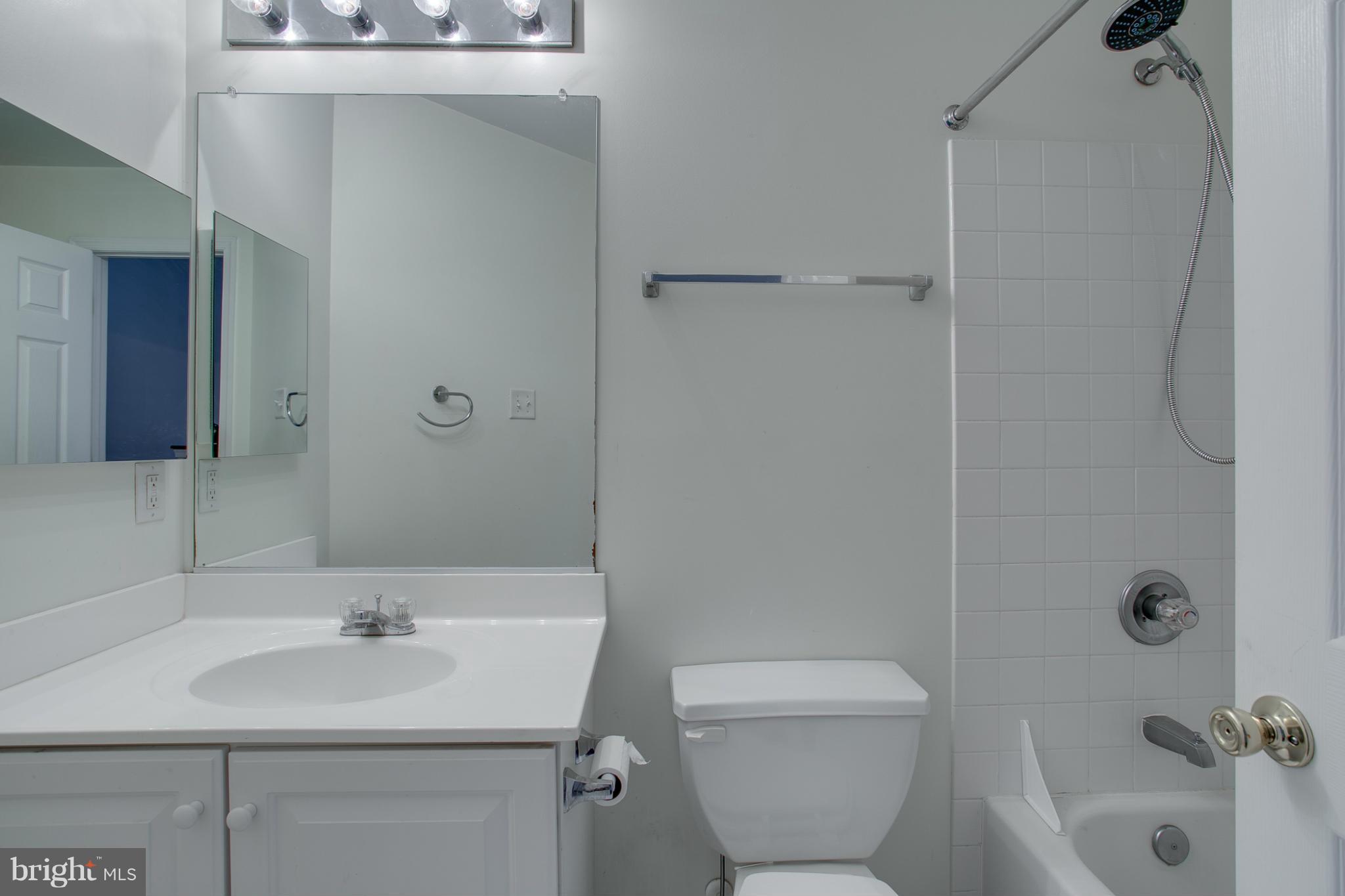 RIVER HILL - Residential Lease