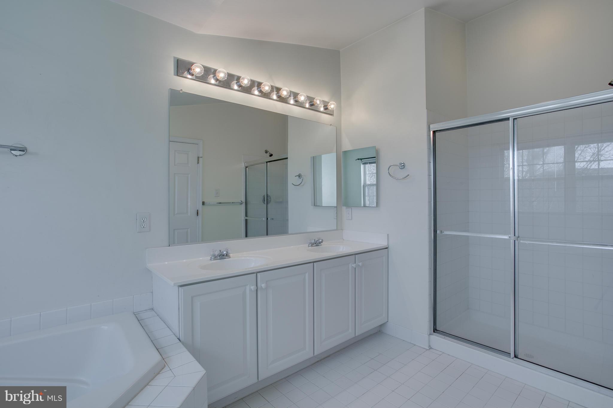 RIVER HILL - Residential Lease