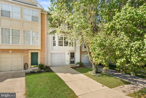 Photo of 112 Hampshire Square SW, LEESBURG, VA 20175 (MLS # VALO2136710)