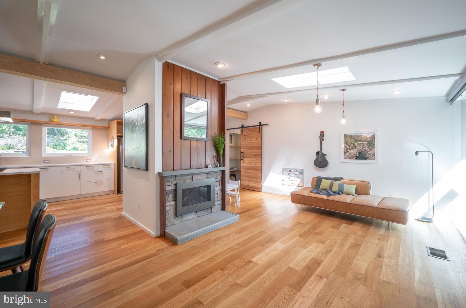 PINE SPRING - Residential