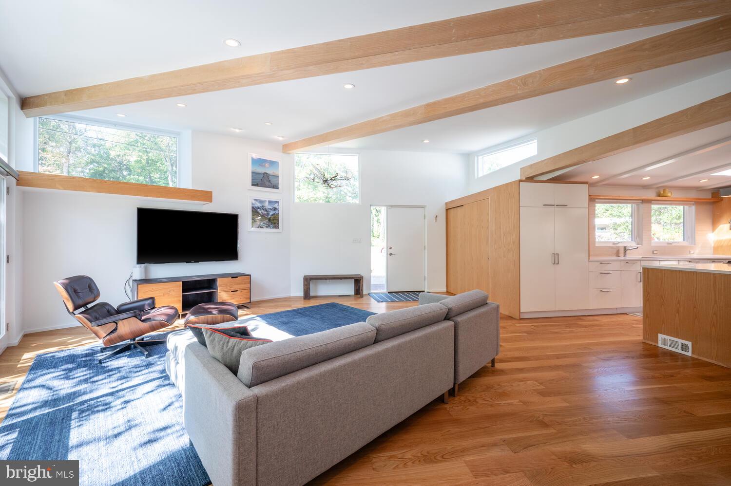 PINE SPRING - Residential