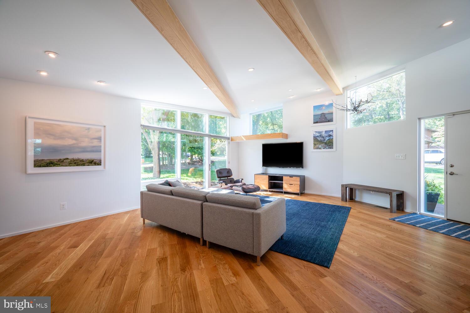 PINE SPRING - Residential